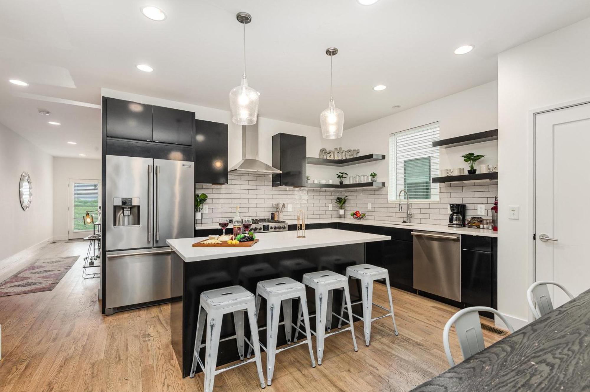 Holiday home Citrine-private Patio & Balcony-near Germantown Nashville