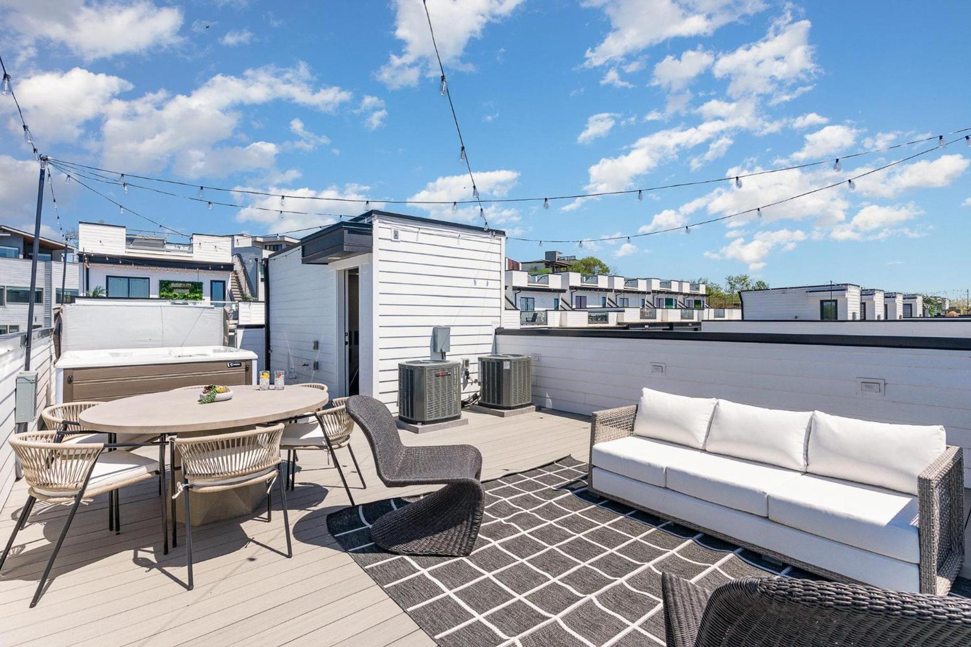 Nimbus-rooftop Deck-hot Tub-mins To Broadway