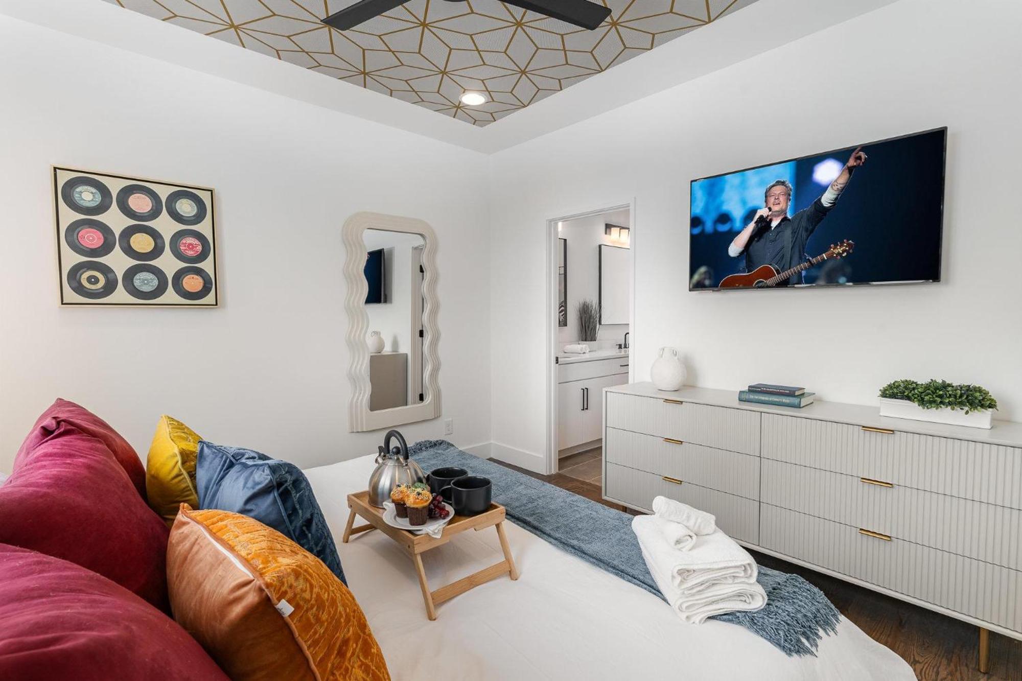 Painted Note - Rooftop Hot Tub - Mins To Broadway Holiday home *