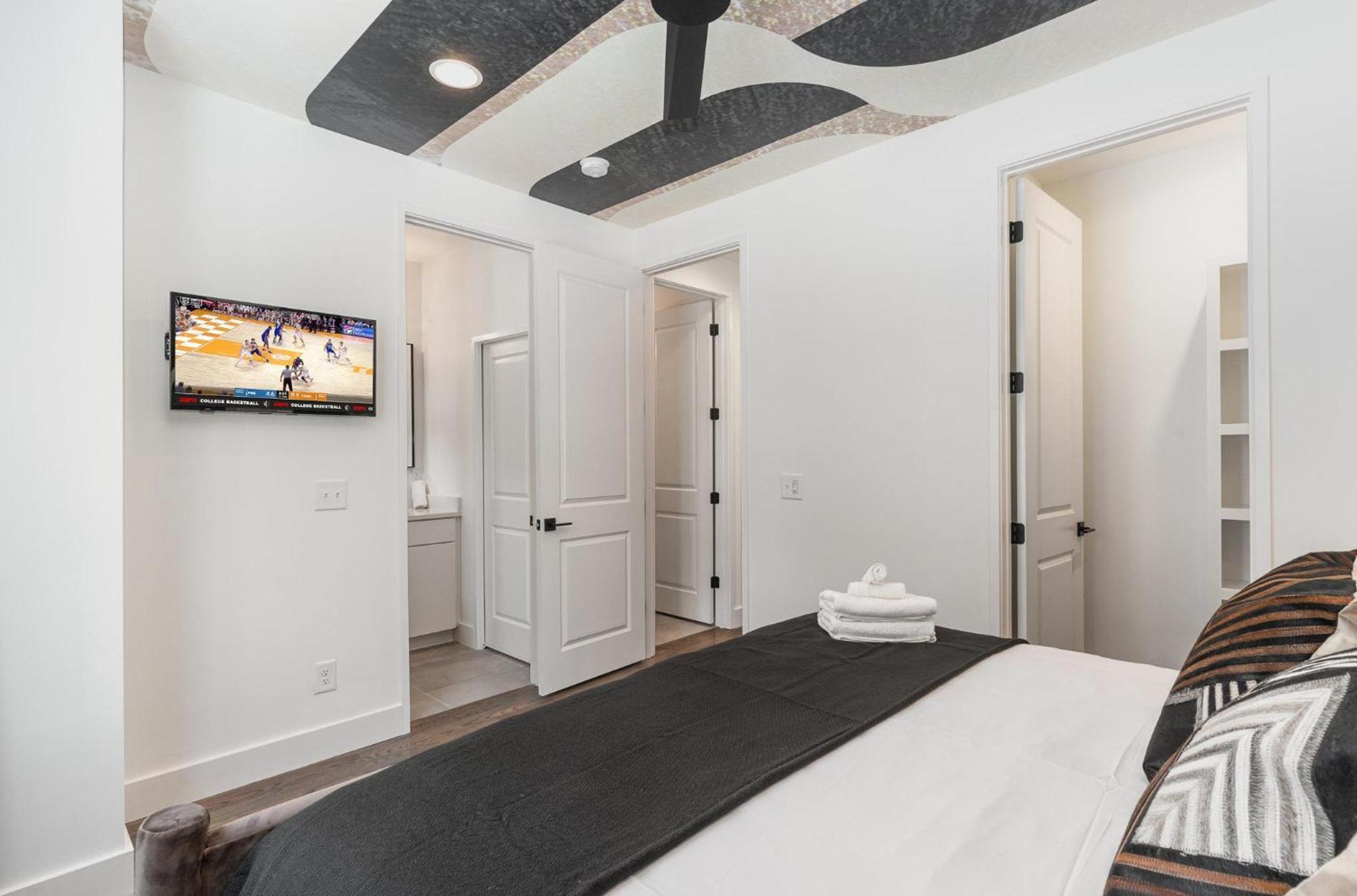 Rhythm Row - Rooftop Hot Tubs - Mins To Broadway