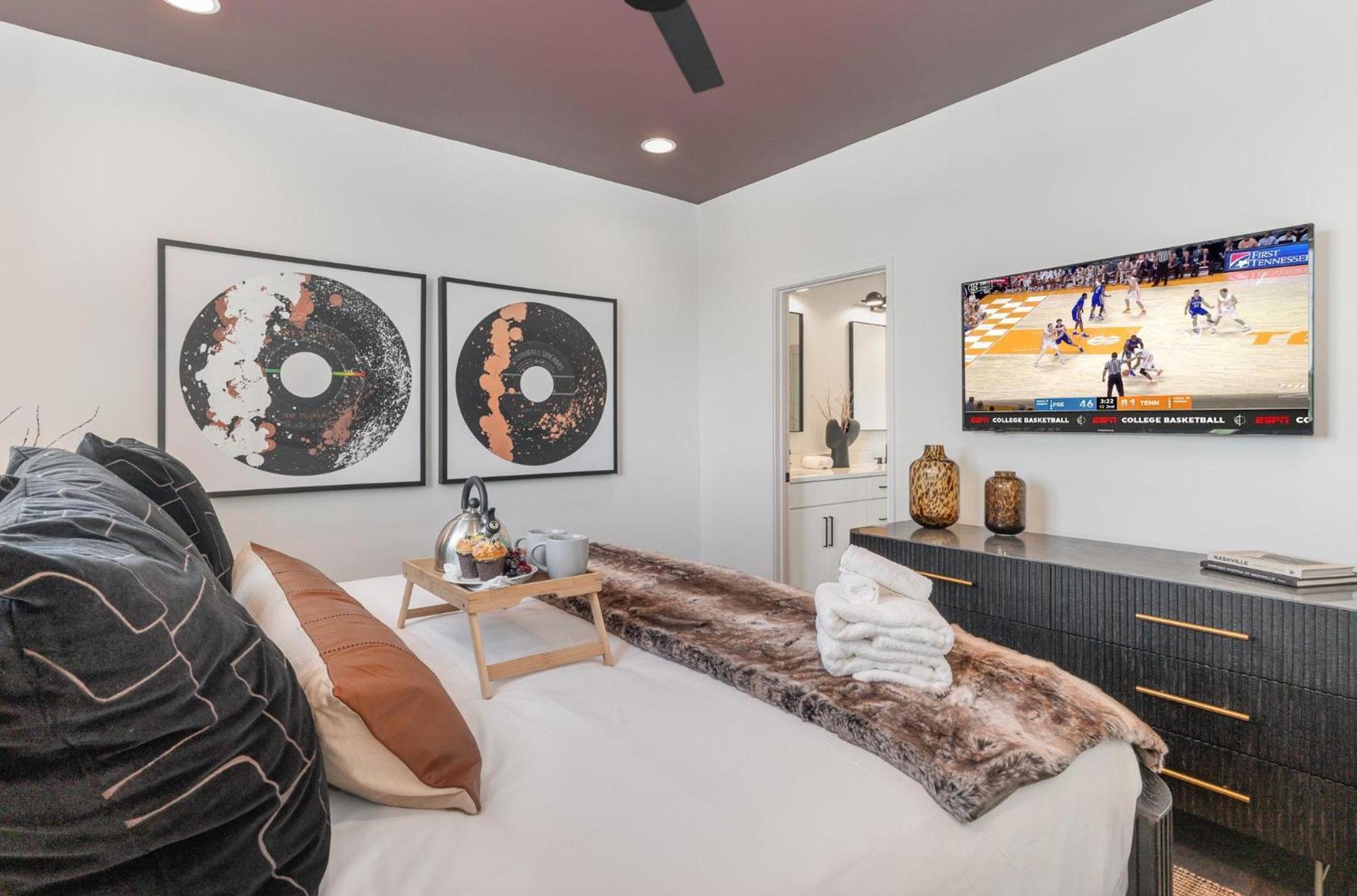 Holiday home Rhythm Row - Rooftop Hot Tubs - Mins To Broadway Nashville