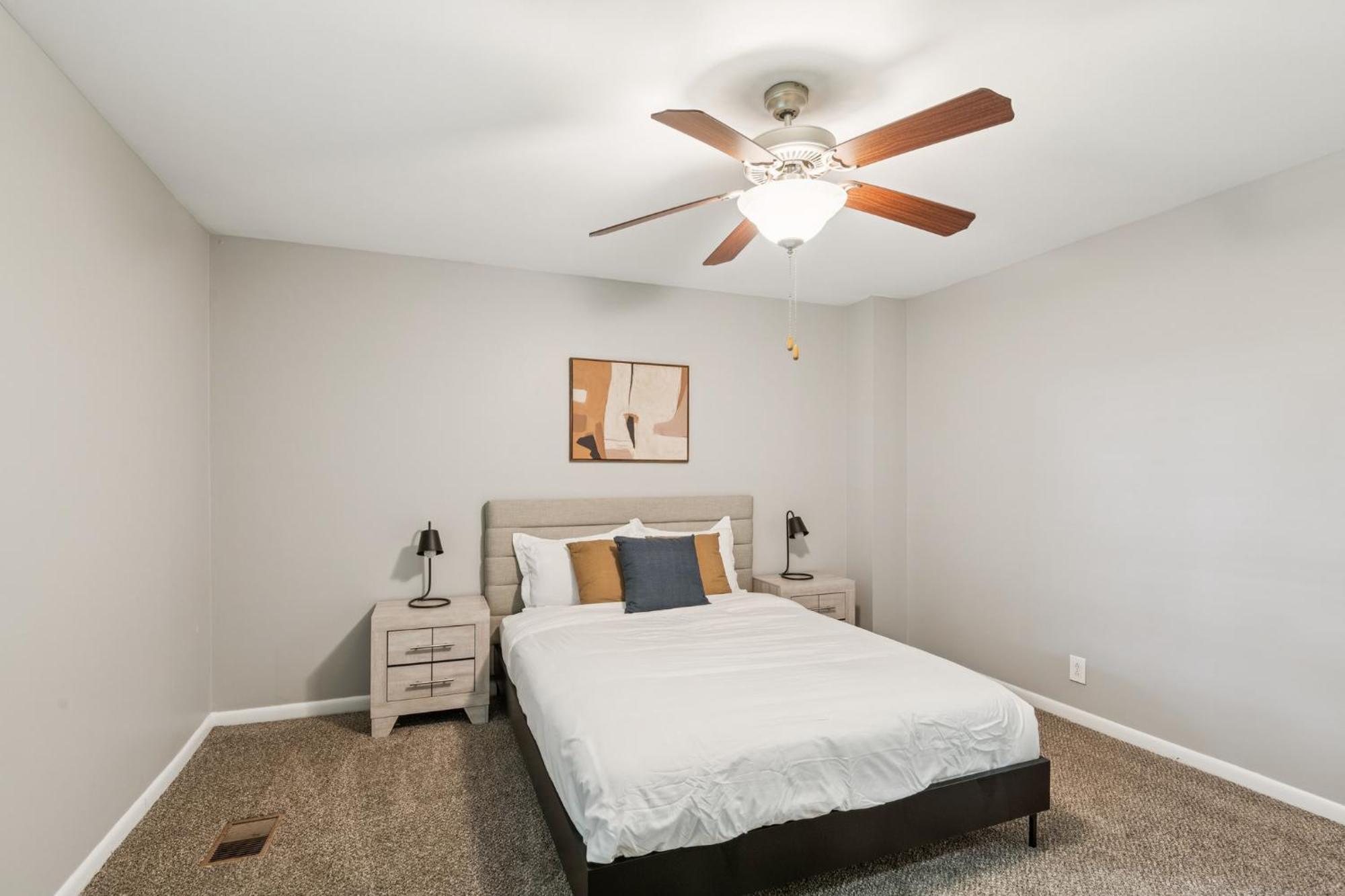 Jamestown D10 I Comfy 2 Bed 1 Bath Apartment Nashville