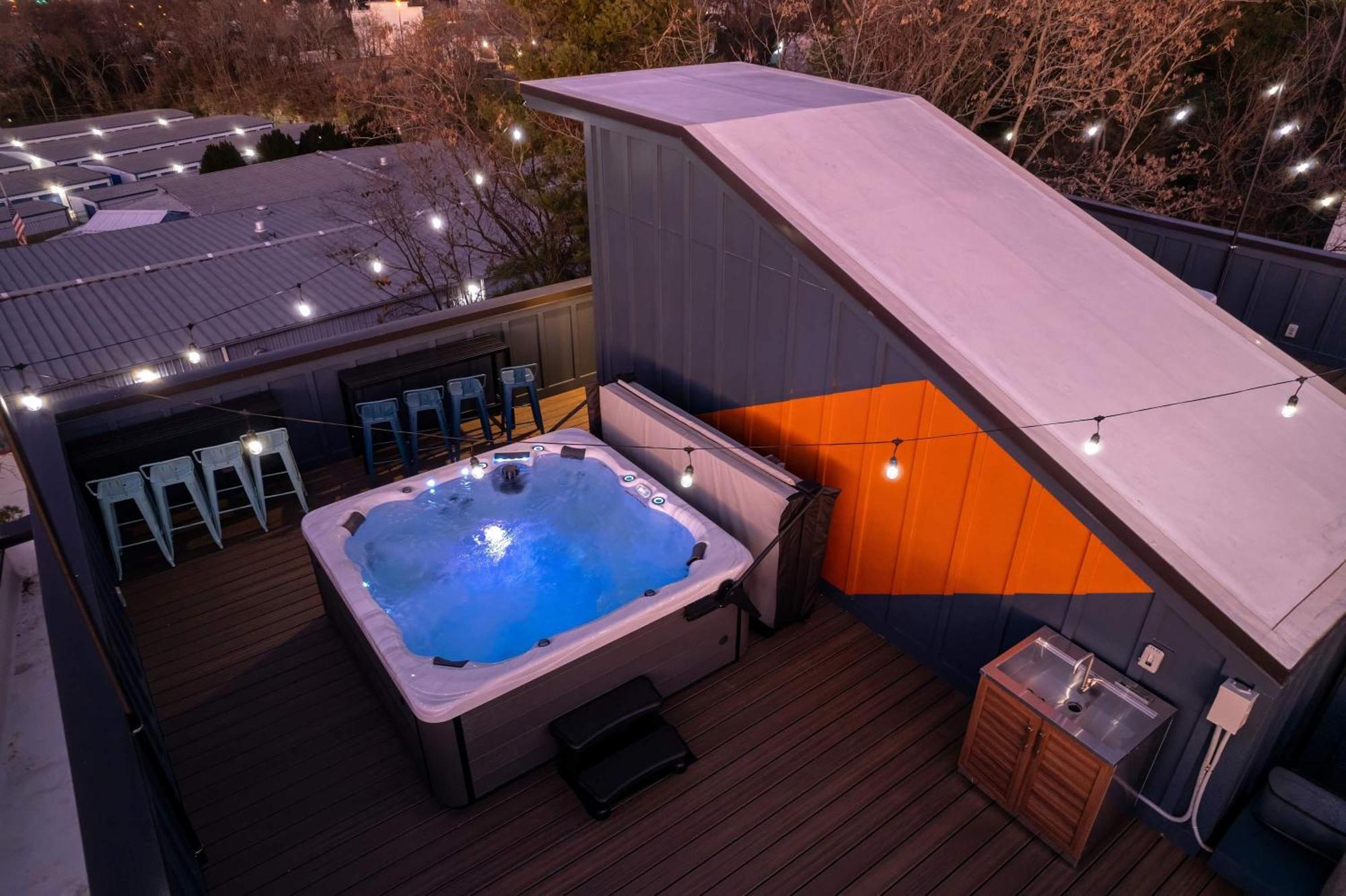 4 Rooftop Decks 4 Hot Tubs Game & Sauna