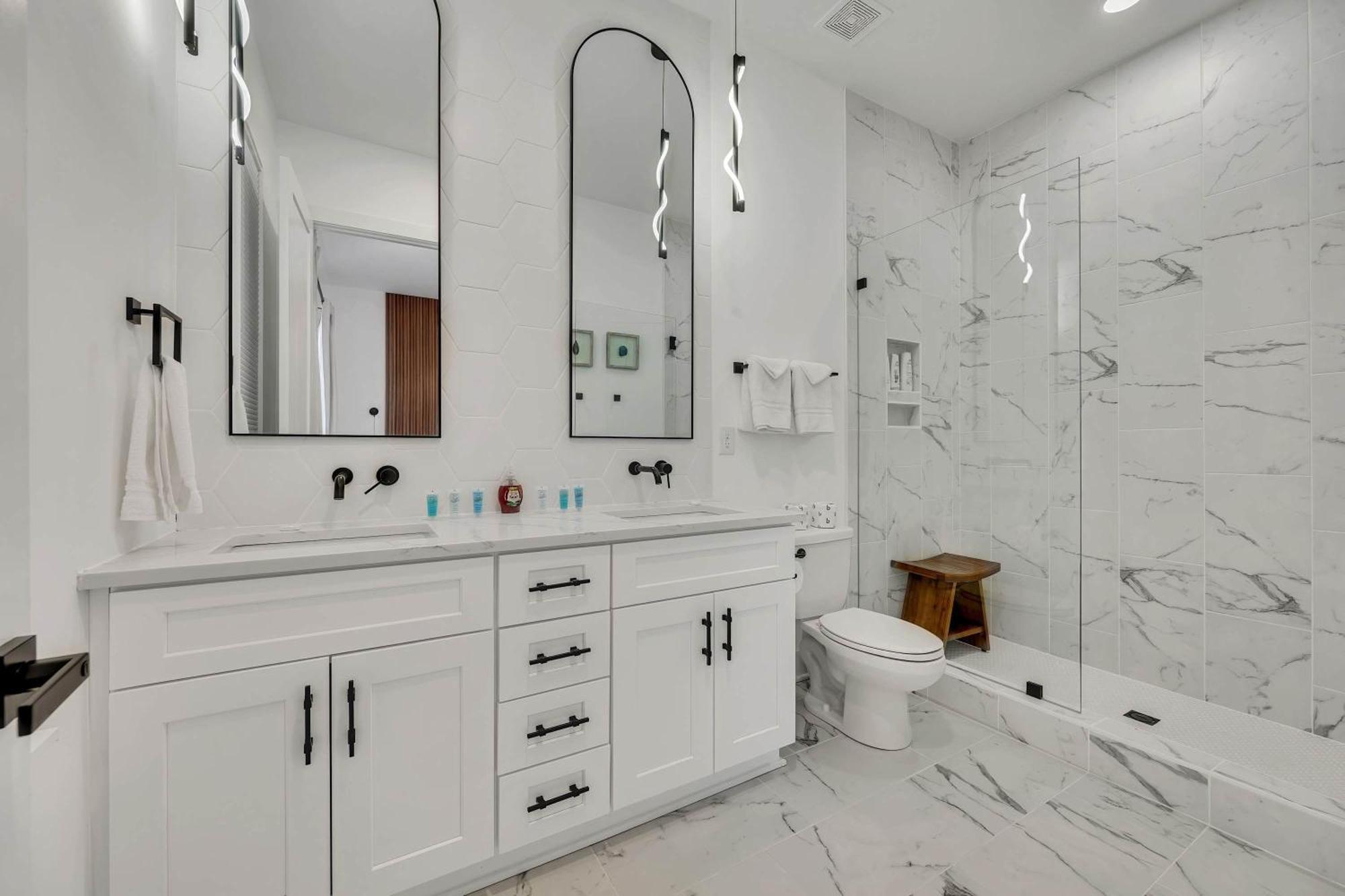 4 Rooftop Decks 4 Hot Tubs Game & Sauna Holiday home