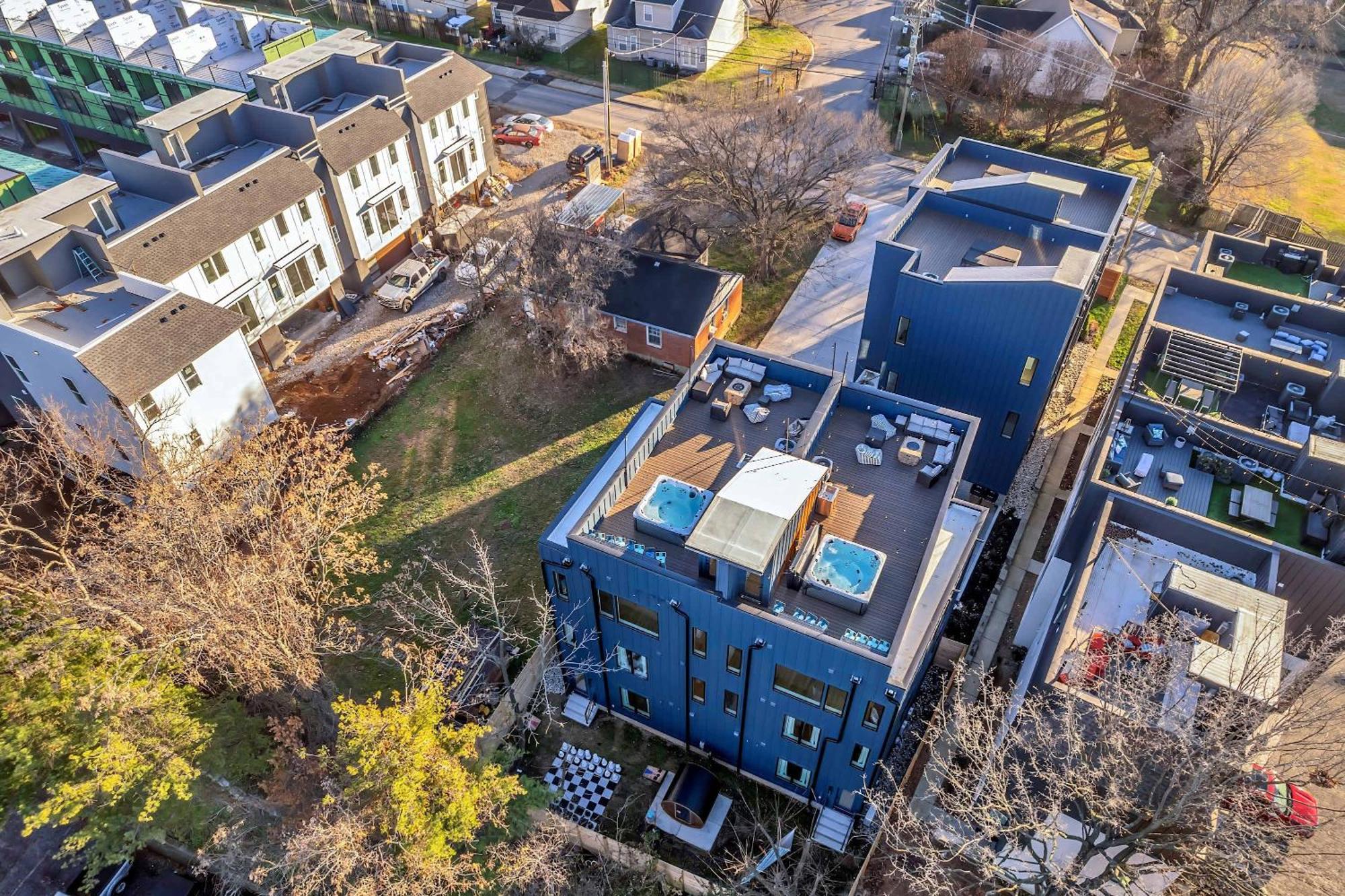 4 Rooftop Decks 4 Hot Tubs Game & Sauna Holiday home Nashville