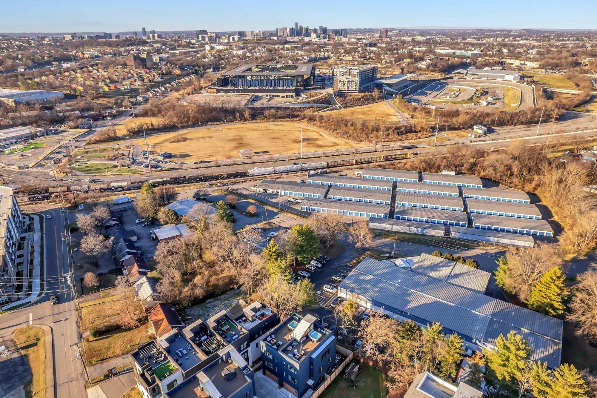 4 Rooftop Decks 4 Hot Tubs Game & Sauna * Nashville