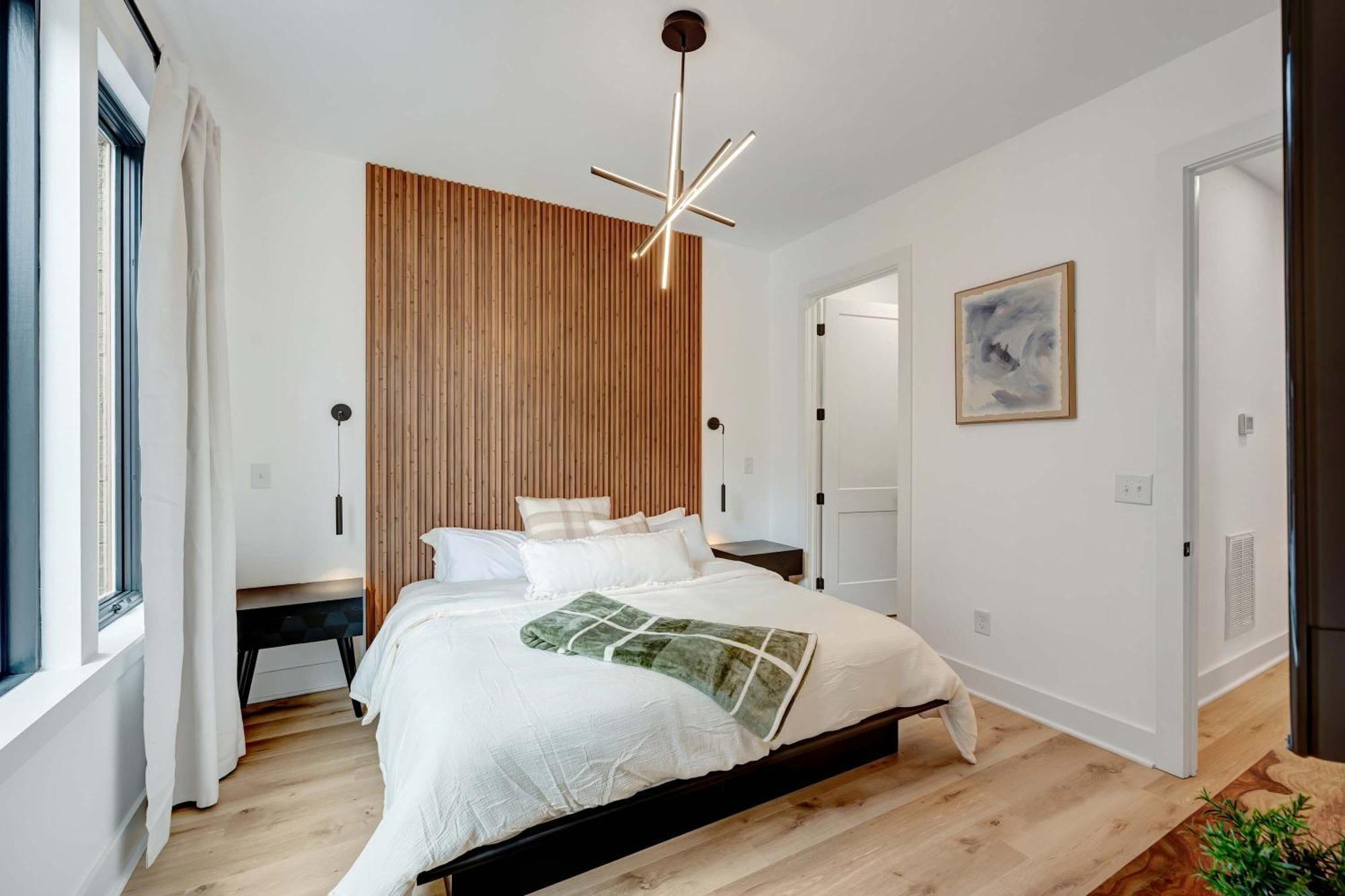 4 Rooftop Decks 4 Hot Tubs Game & Sauna * Nashville