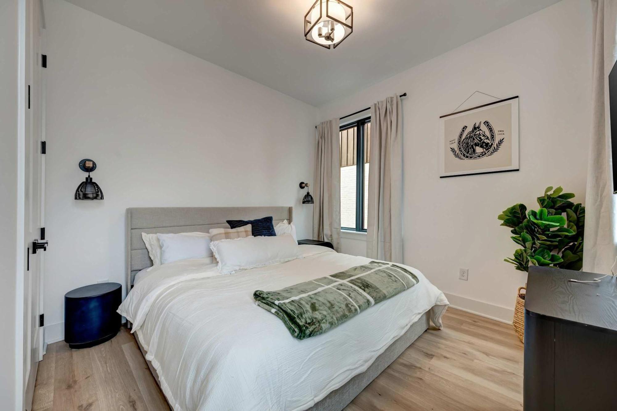 Holiday home 4 Rooftop Decks 4 Hot Tubs Game & Sauna