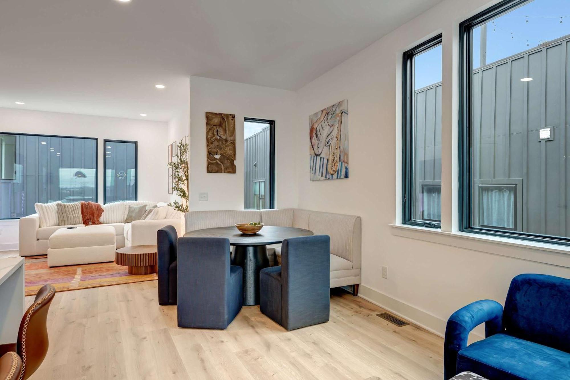 4 Rooftop Decks 4 Hot Tubs Game & Sauna Holiday home Nashville