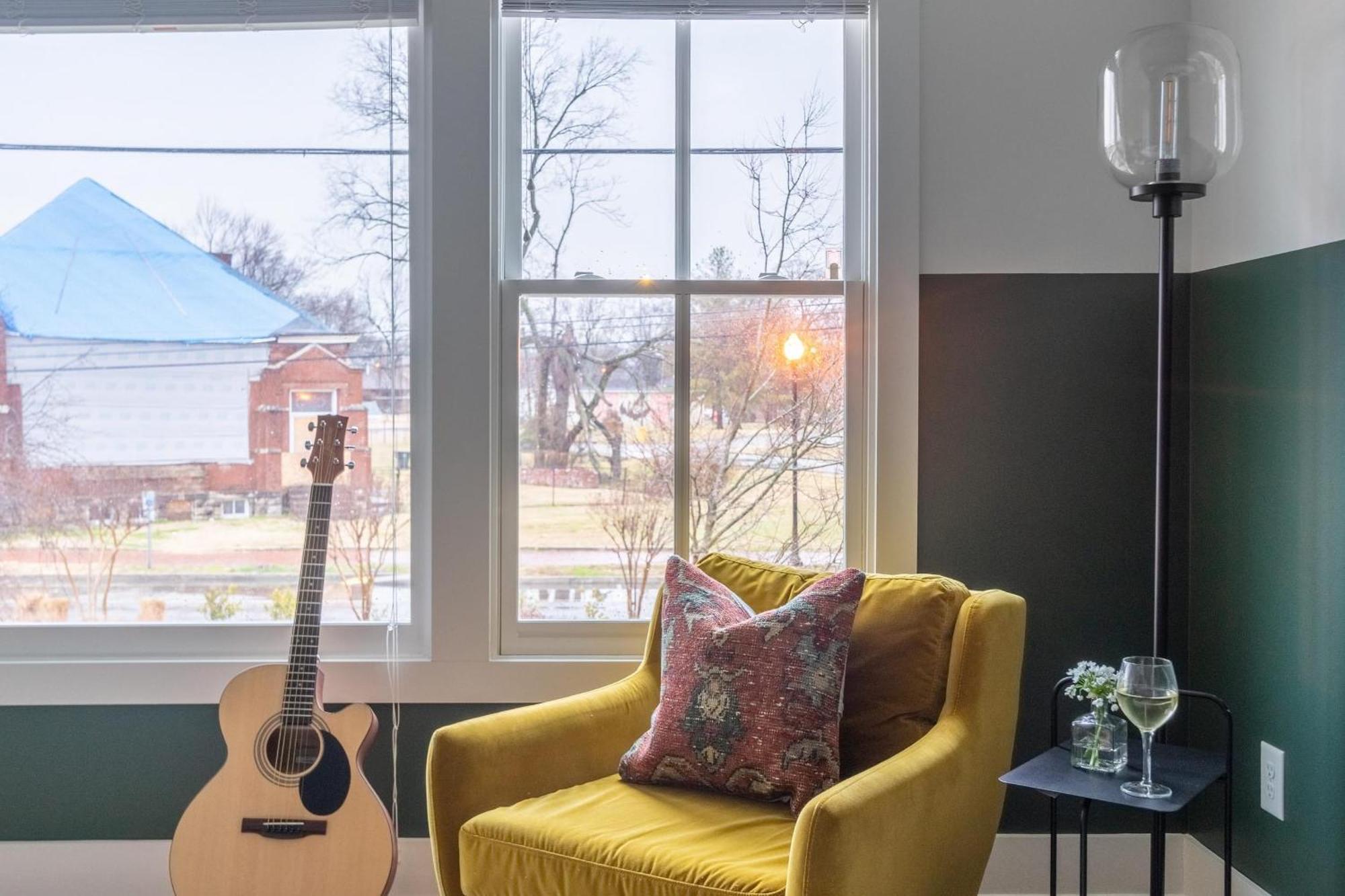 Sleeps 24 2 Homes Minutes To Downtownbroadway Faith Barbara By Avantstay Holiday home *