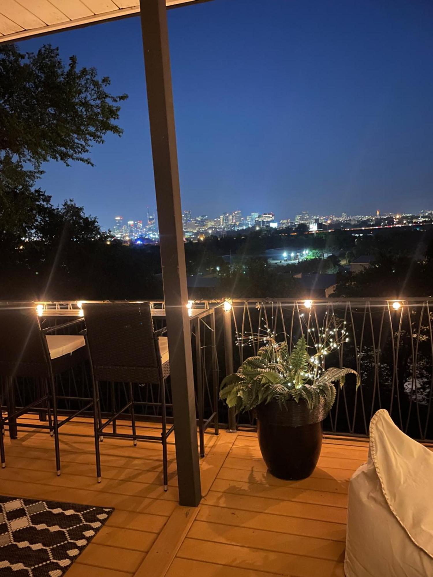 A Spacious With Amazing Views And Elevated Outdoor Spaces Holiday home *