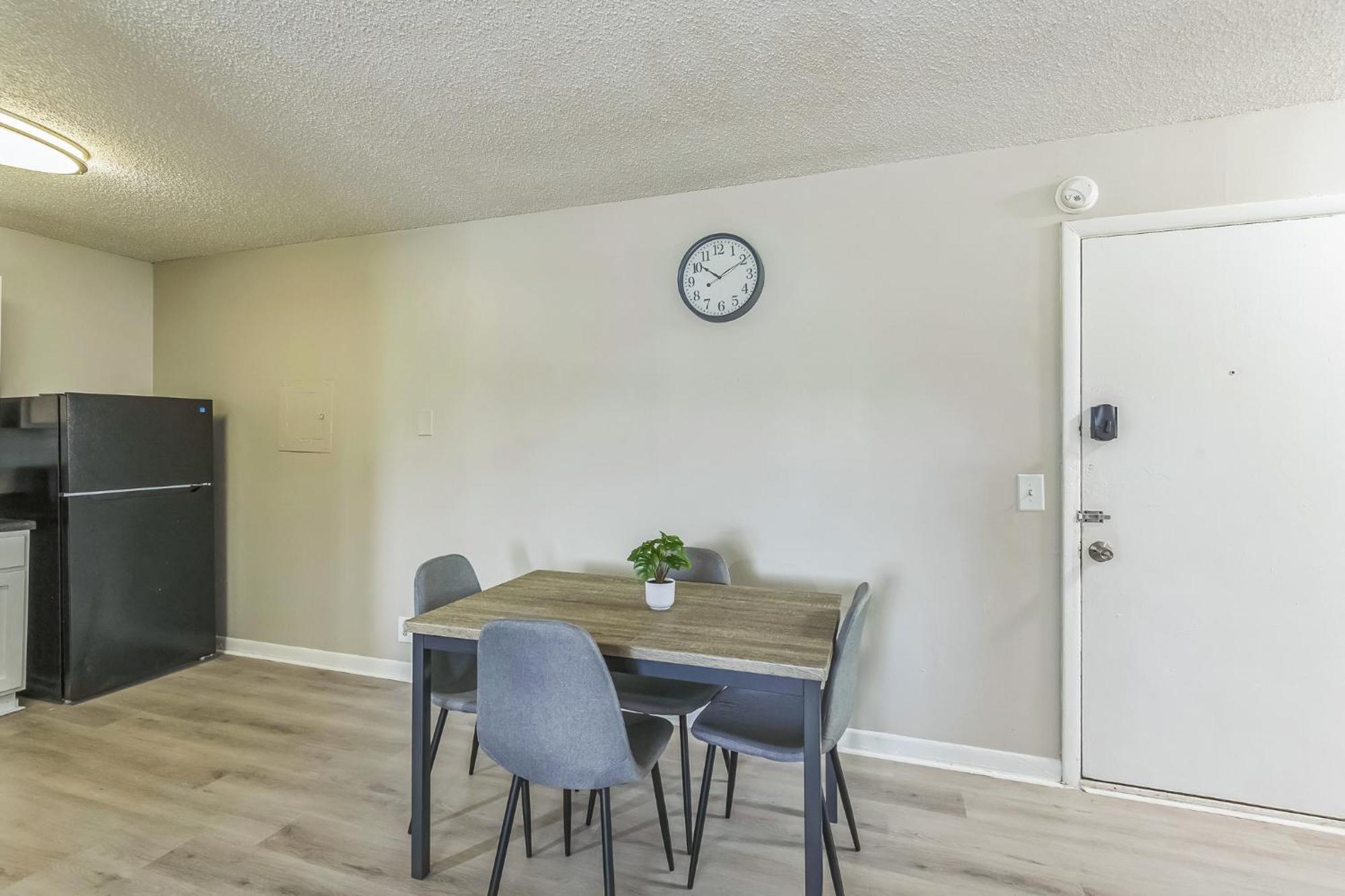 Avery D33 I Spacious 2 Bed 1 Bath * Nashville