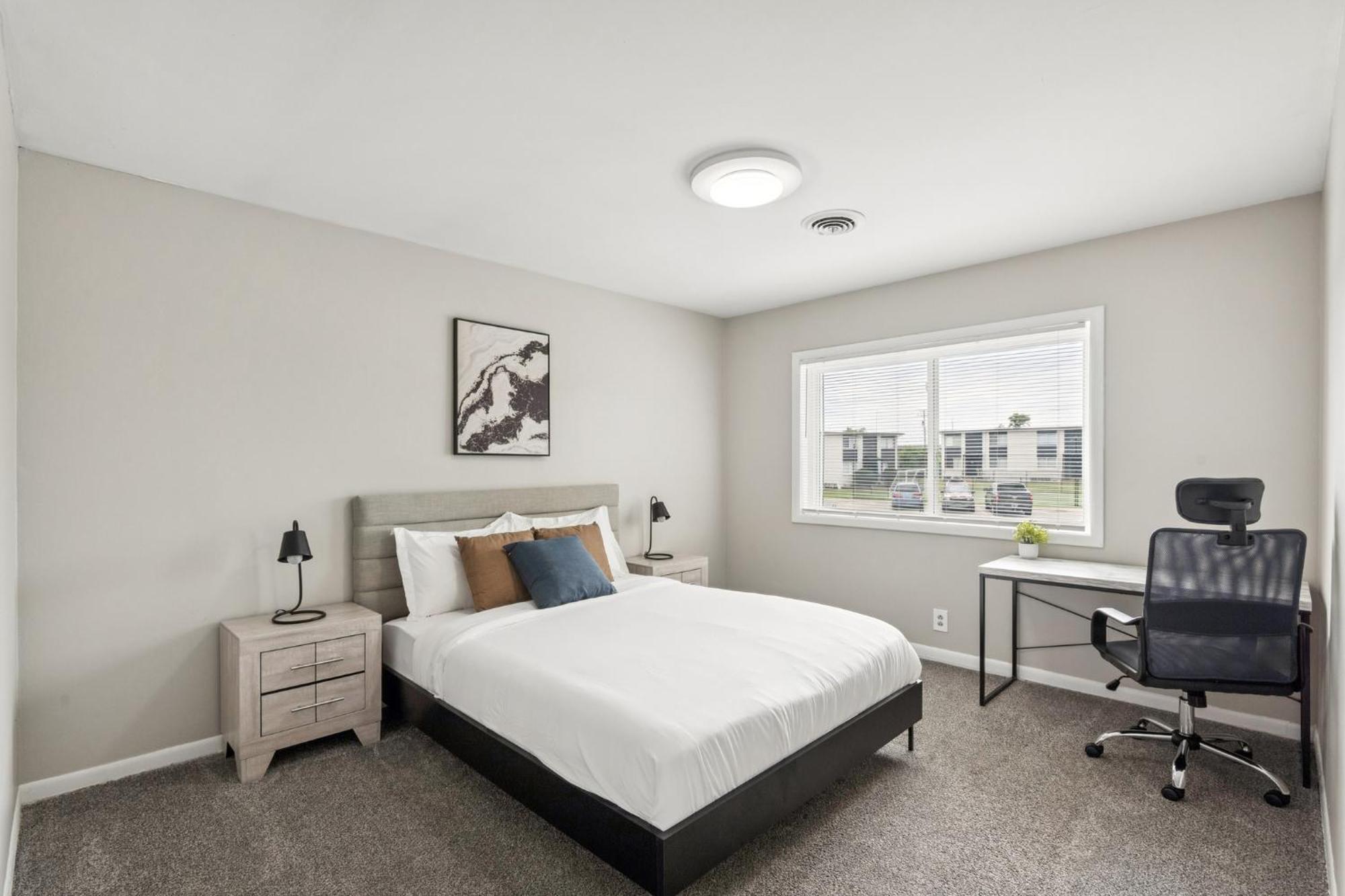 Apartment Avery D33 I Spacious 2 Bed 1 Bath *