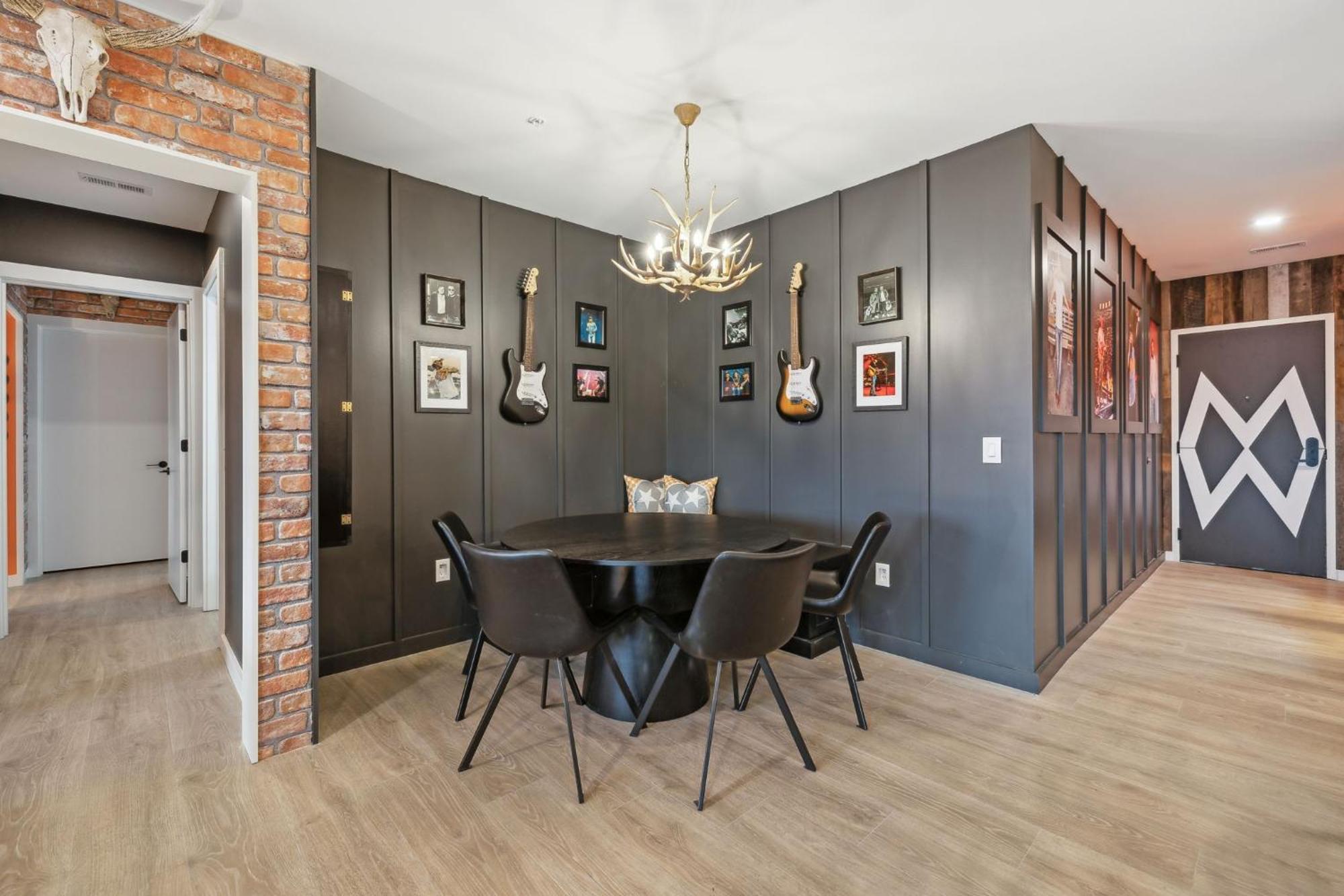 The Wallen Downtown Walk To Broadway, Parking, Heated Pool, Gym Nashville