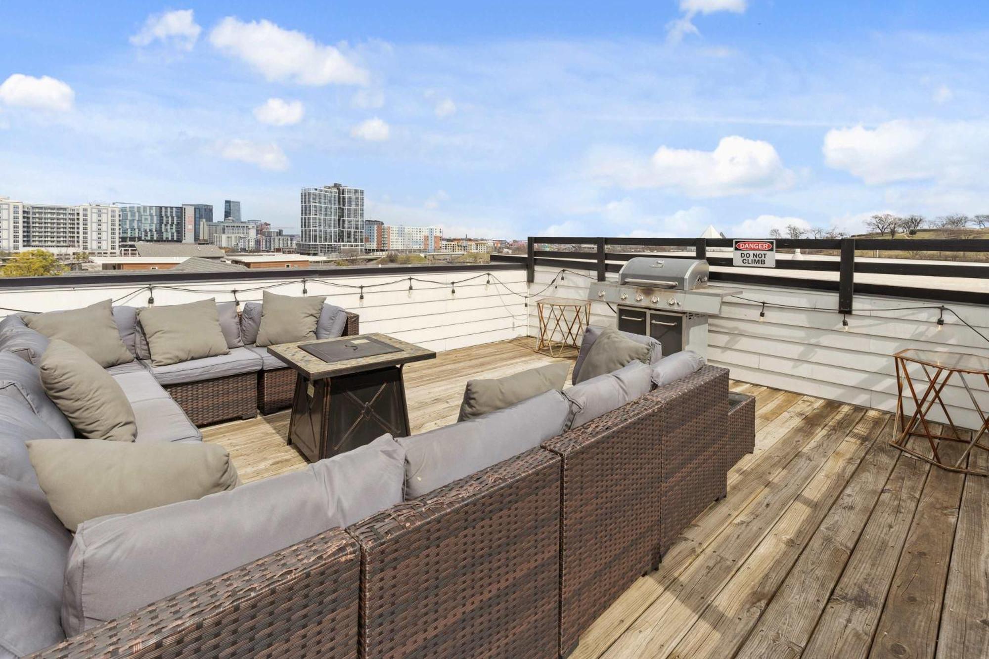 Holiday home Gorgeous Home-2 Miles To Lower Broadway *