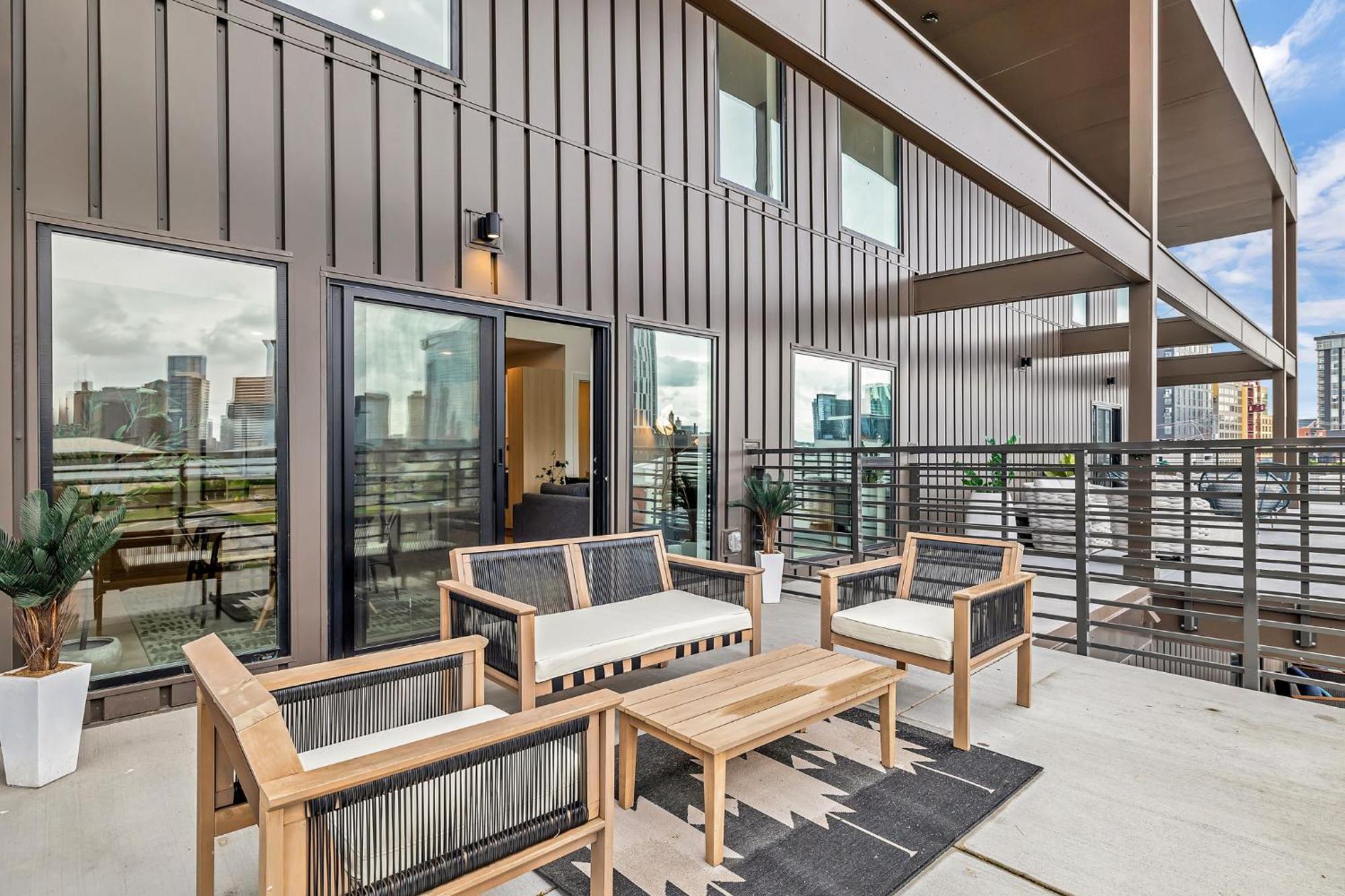 Beverly Nash In Music Walk To Broadway * Nashville