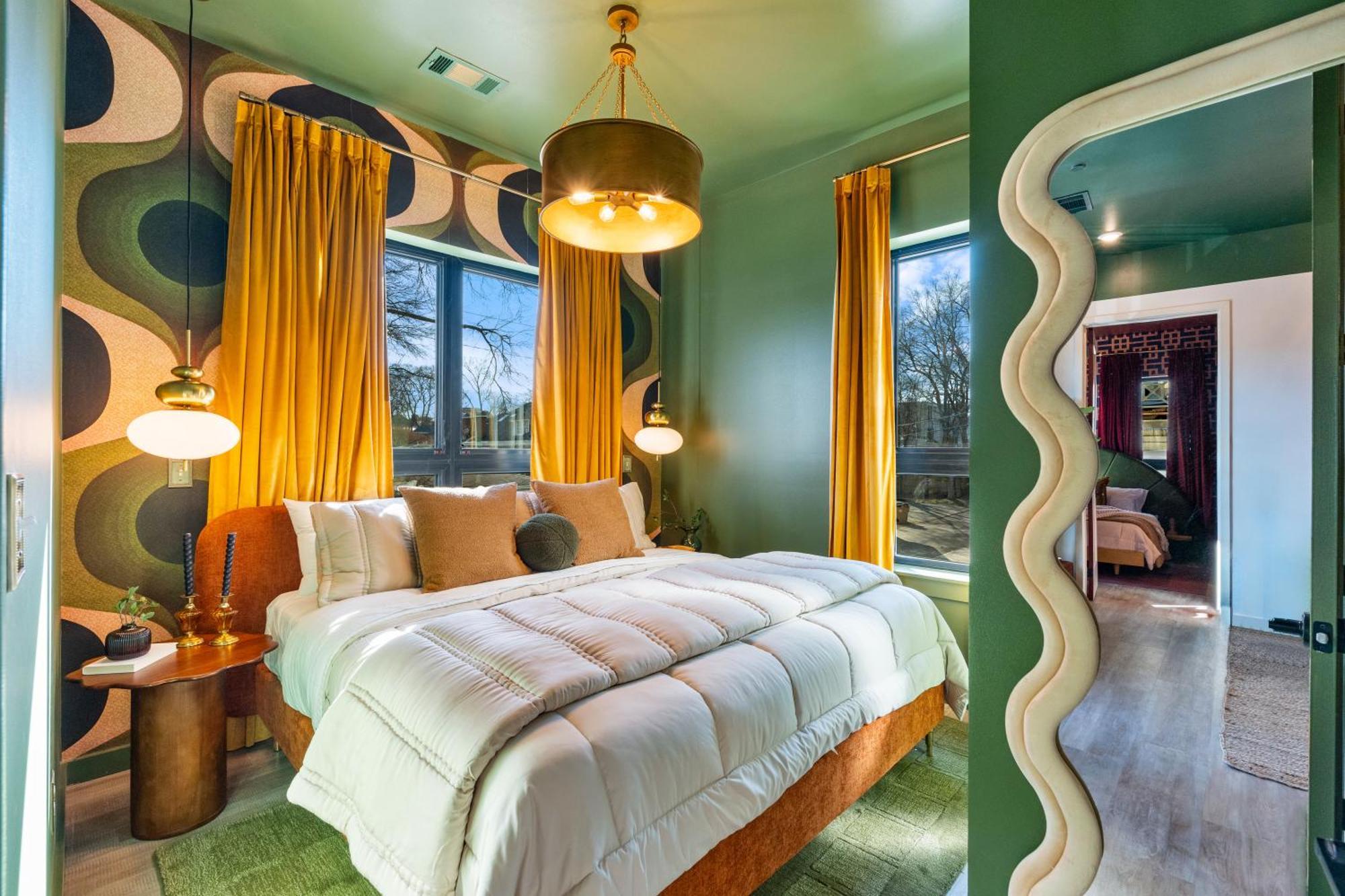 The Crescendo - On Music Row * Nashville