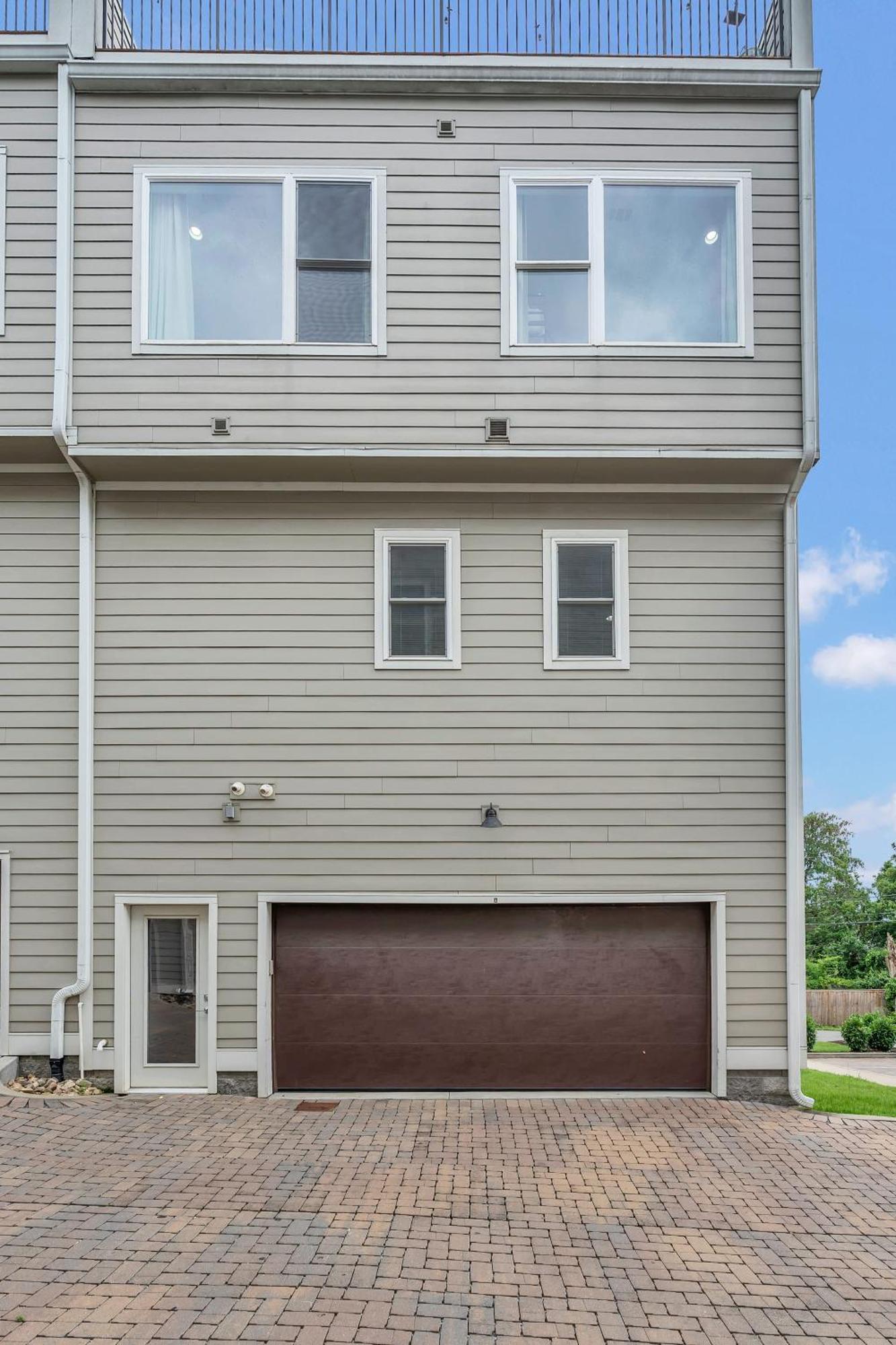 3 Lux Homes Huge Rooftop 2mi To Broadway Sleeps 36 Holiday home