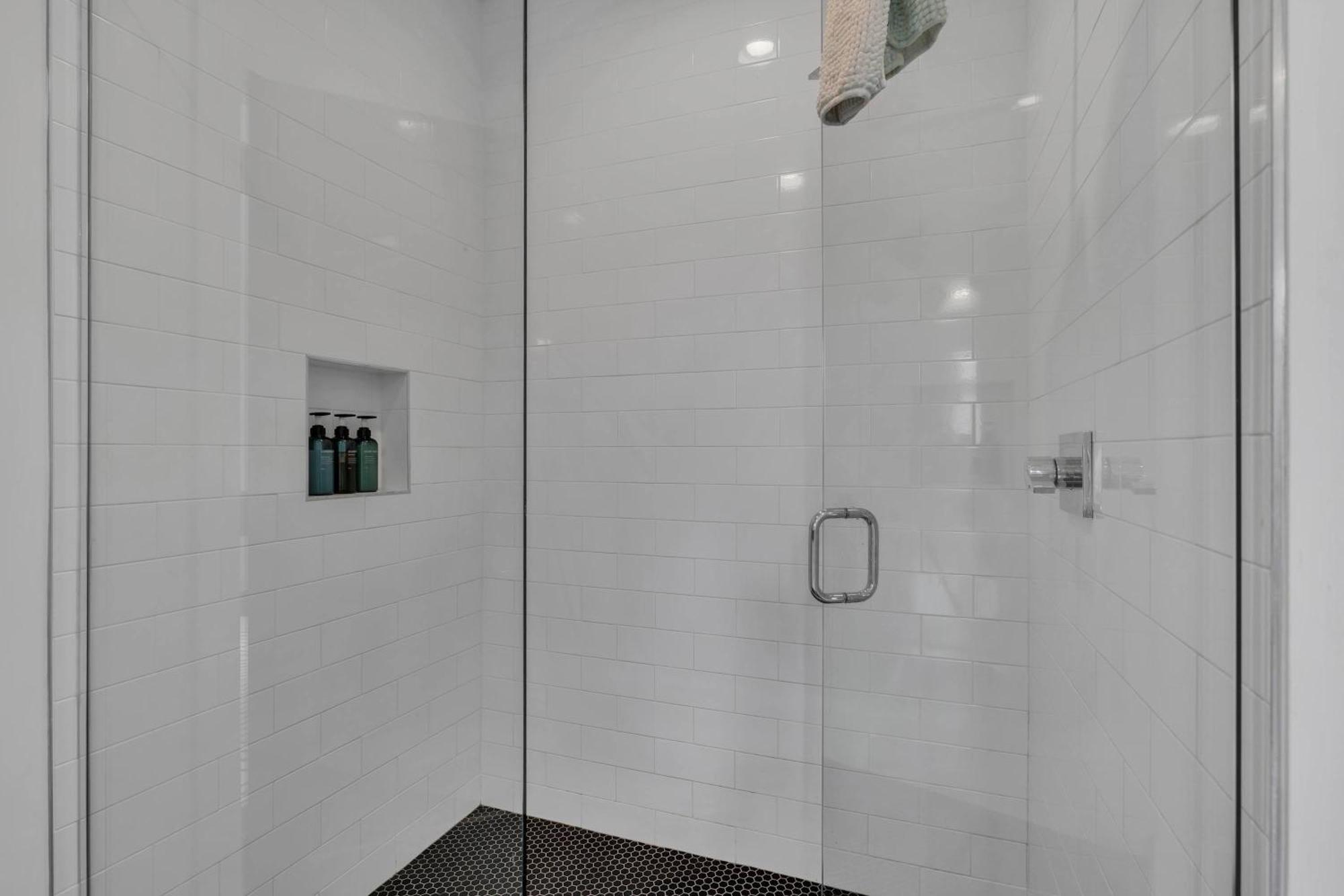 3 Lux Homes Huge Rooftop 2mi To Broadway Sleeps 36 Nashville