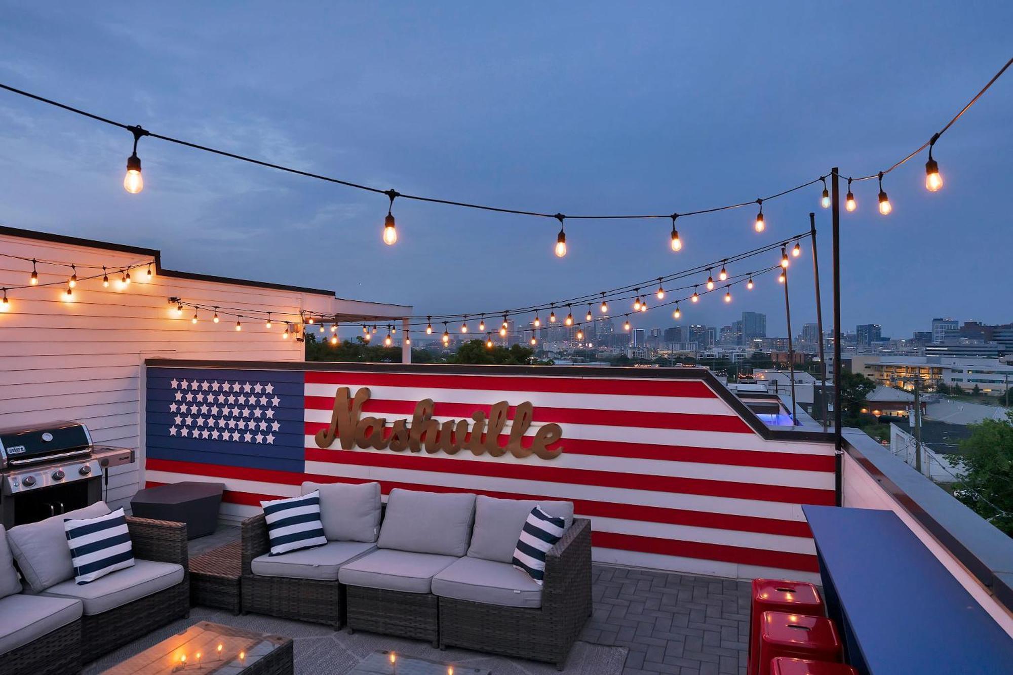 Holiday home Rooftop Deck & Shuffleboard Bbq Near Downtown Nashville