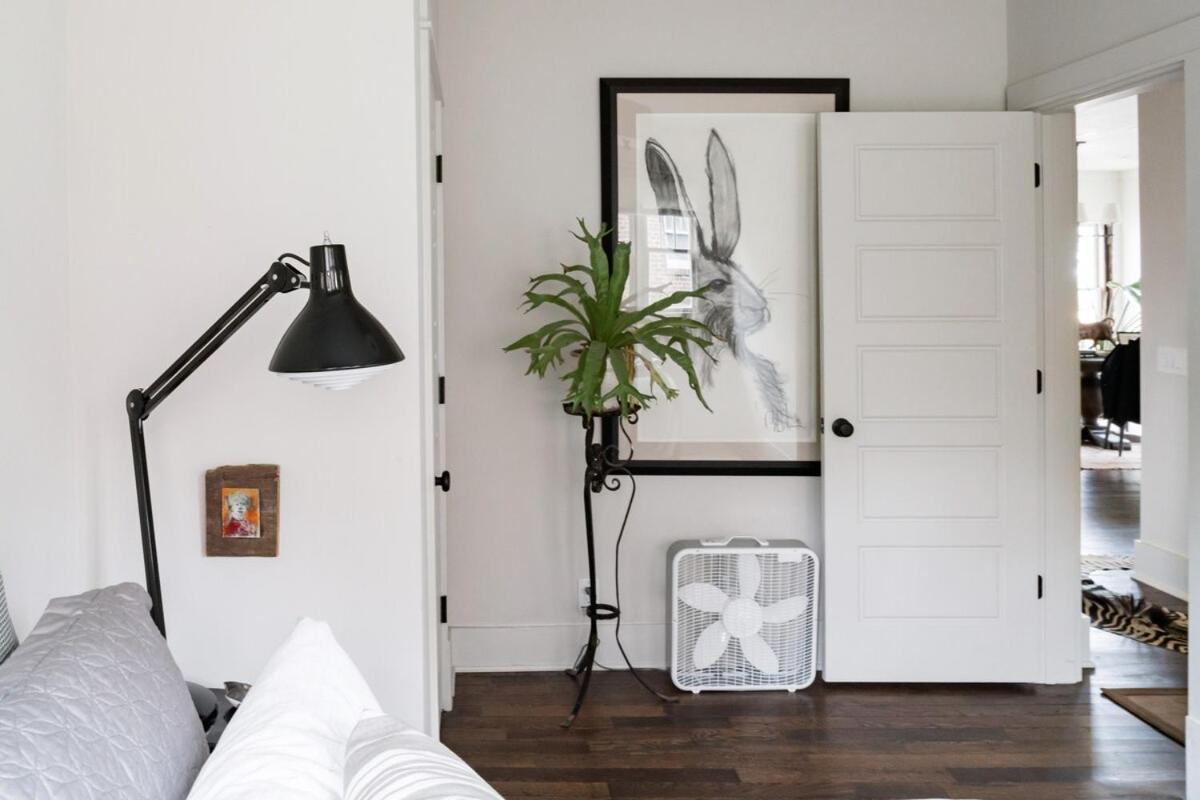 Stylish Renovated Craftsman With Pool And Garden Escape Holiday home *