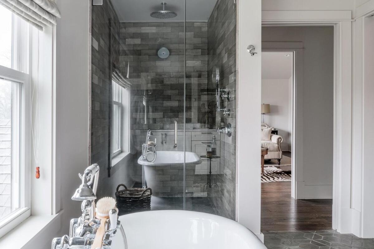 Holiday home Stylish Renovated Craftsman With Pool And Garden Escape