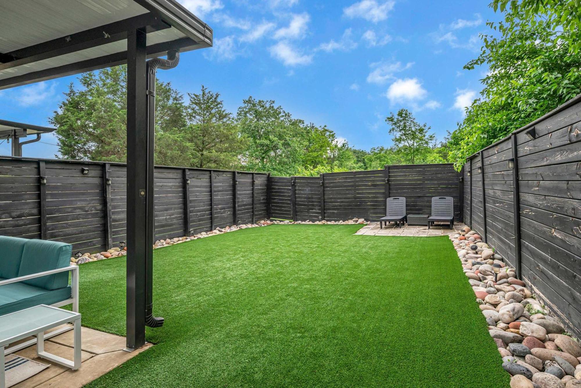 Rooftop Large Backyard Fire Pit Near Downtown Holiday home