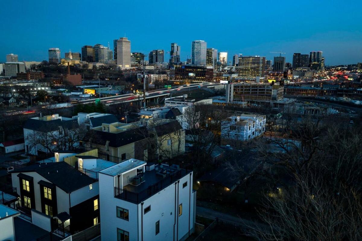 The Jameson House - Downtown Views From Rooftop Lounge