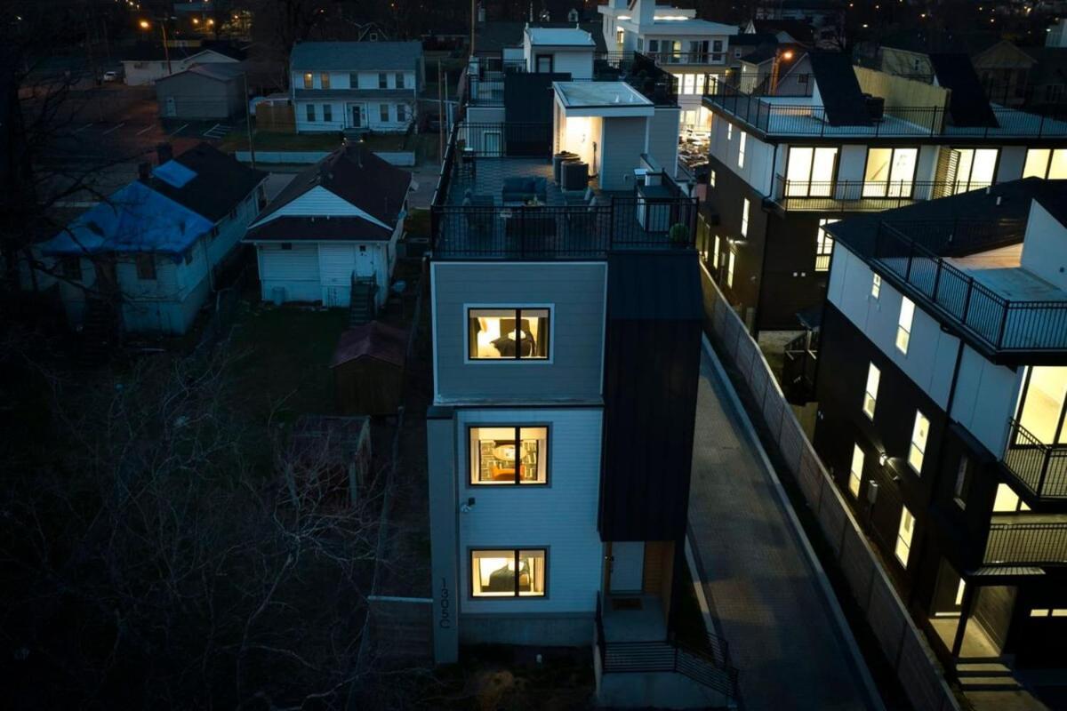 The Jameson House - Downtown Views From Rooftop Lounge Holiday home