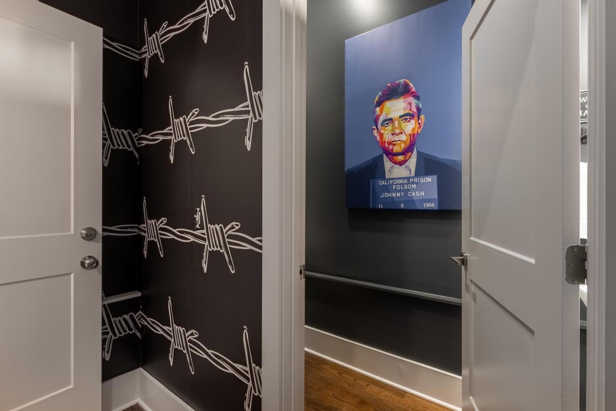 Cashs Speakeasy By Local Holiday home *