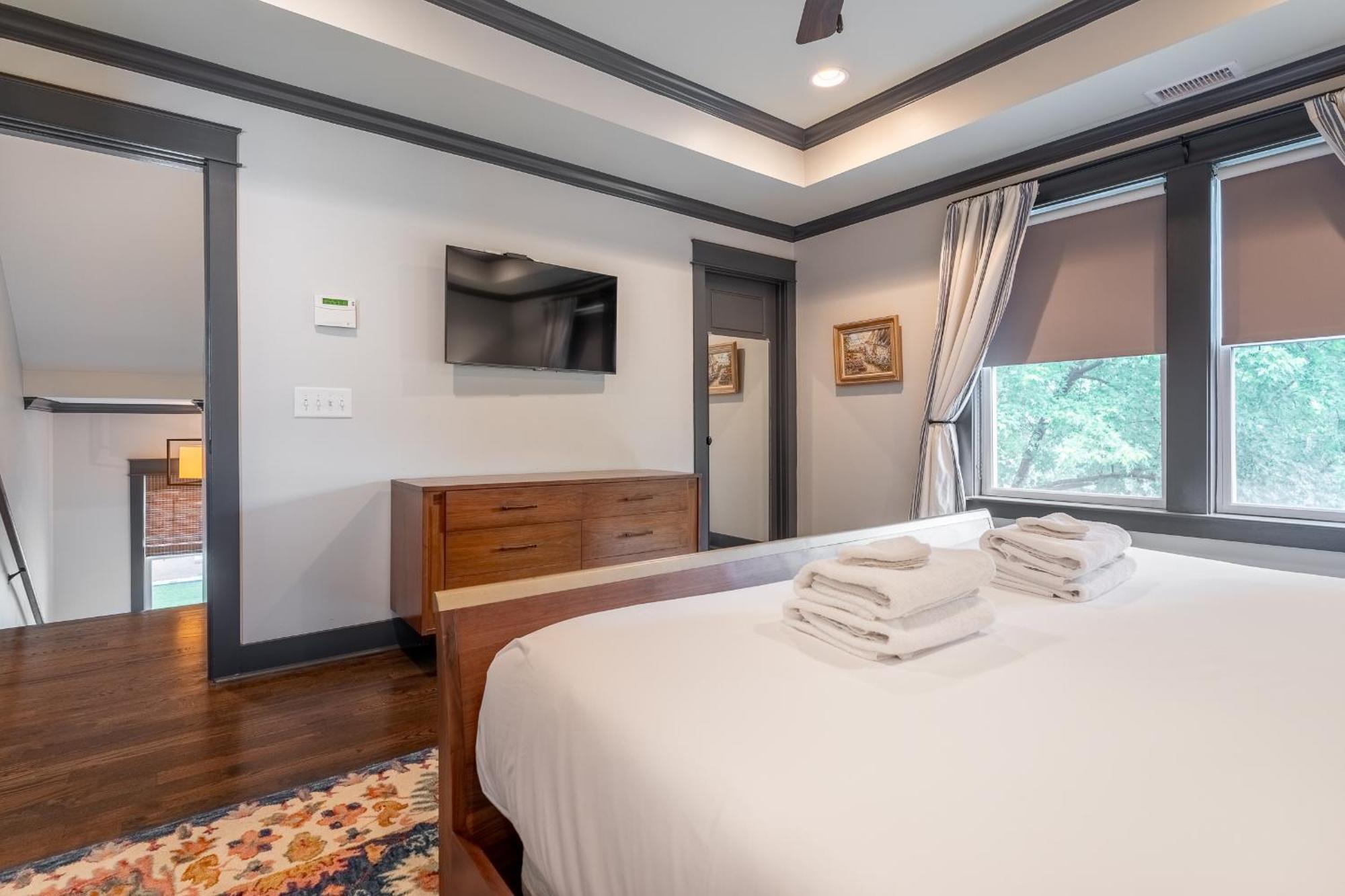 The Mont Rose By Local Holiday home