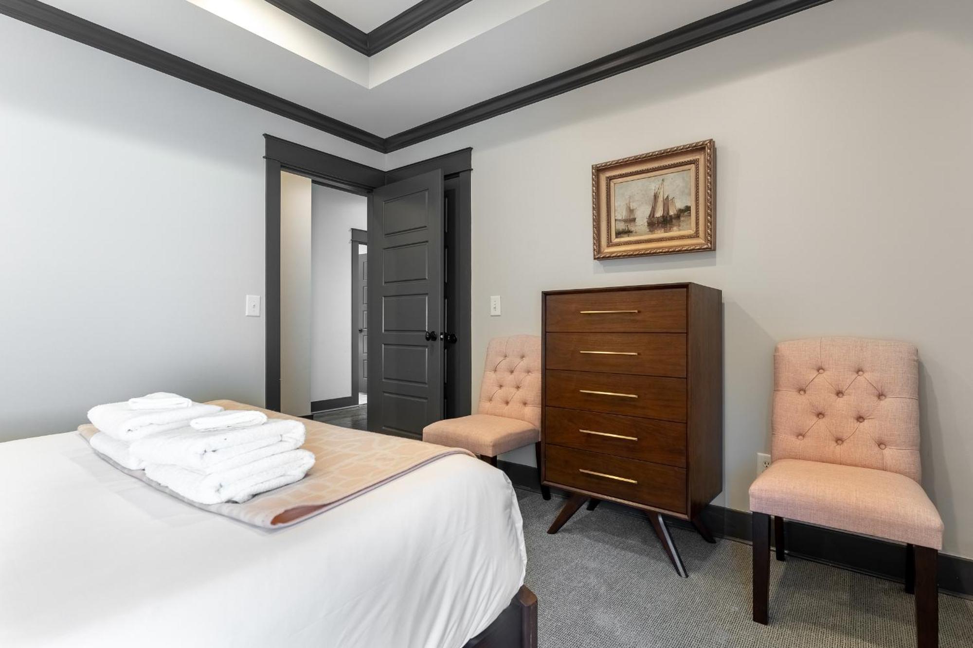 The Mont Rose By Local * Nashville