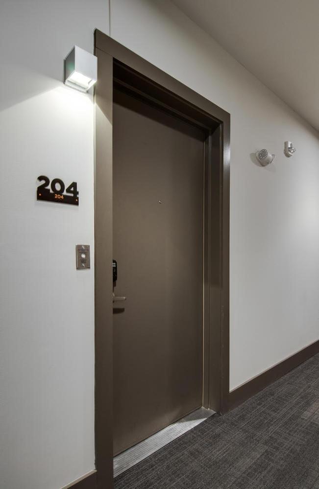 Holiday home The Houston Flat - Monthly Furnished Rental! By Local *