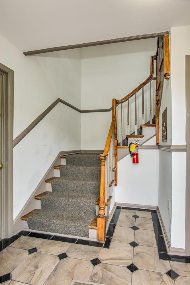 The Emmy Lou By Local * Nashville