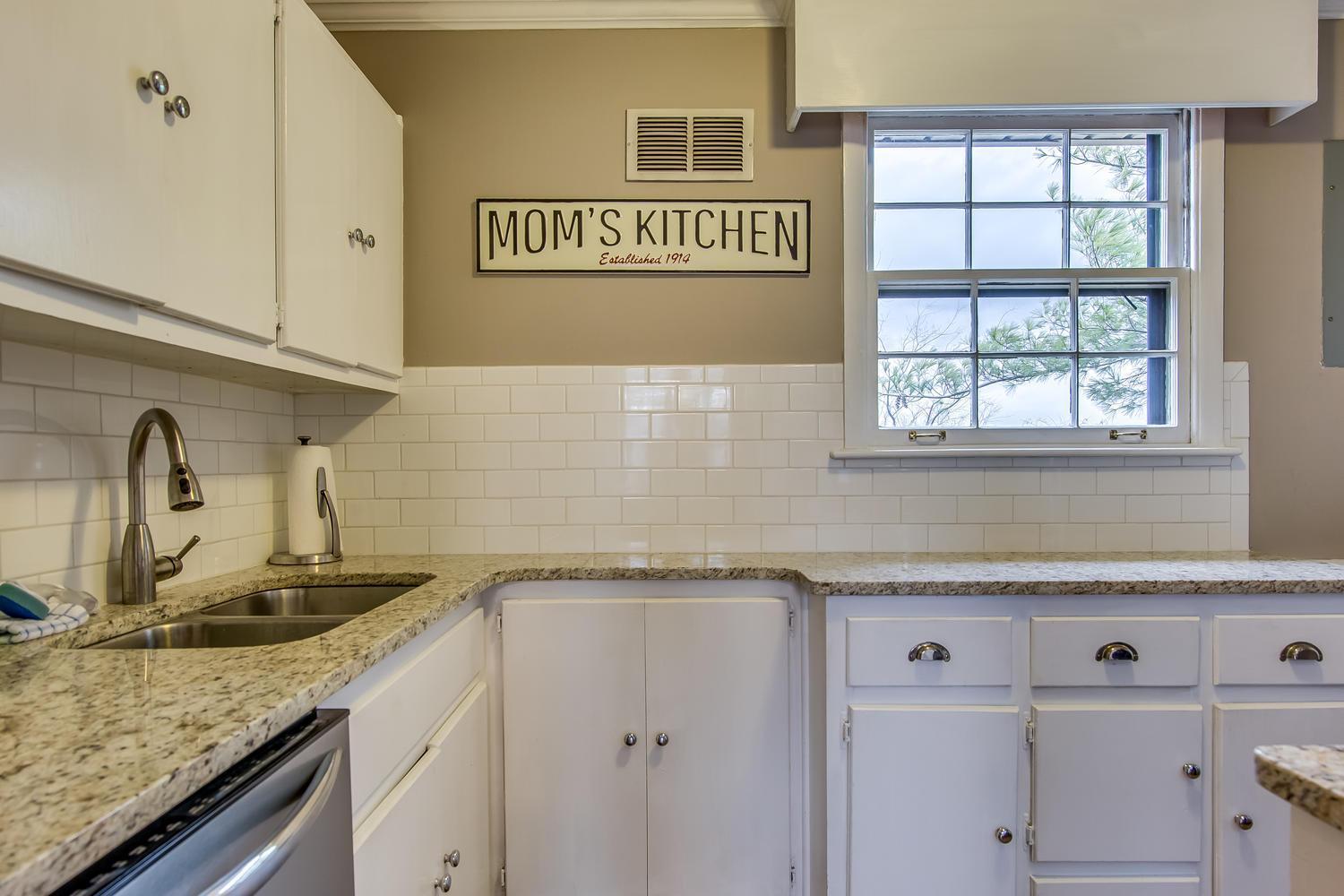 The Emmy Lou By Local * Nashville