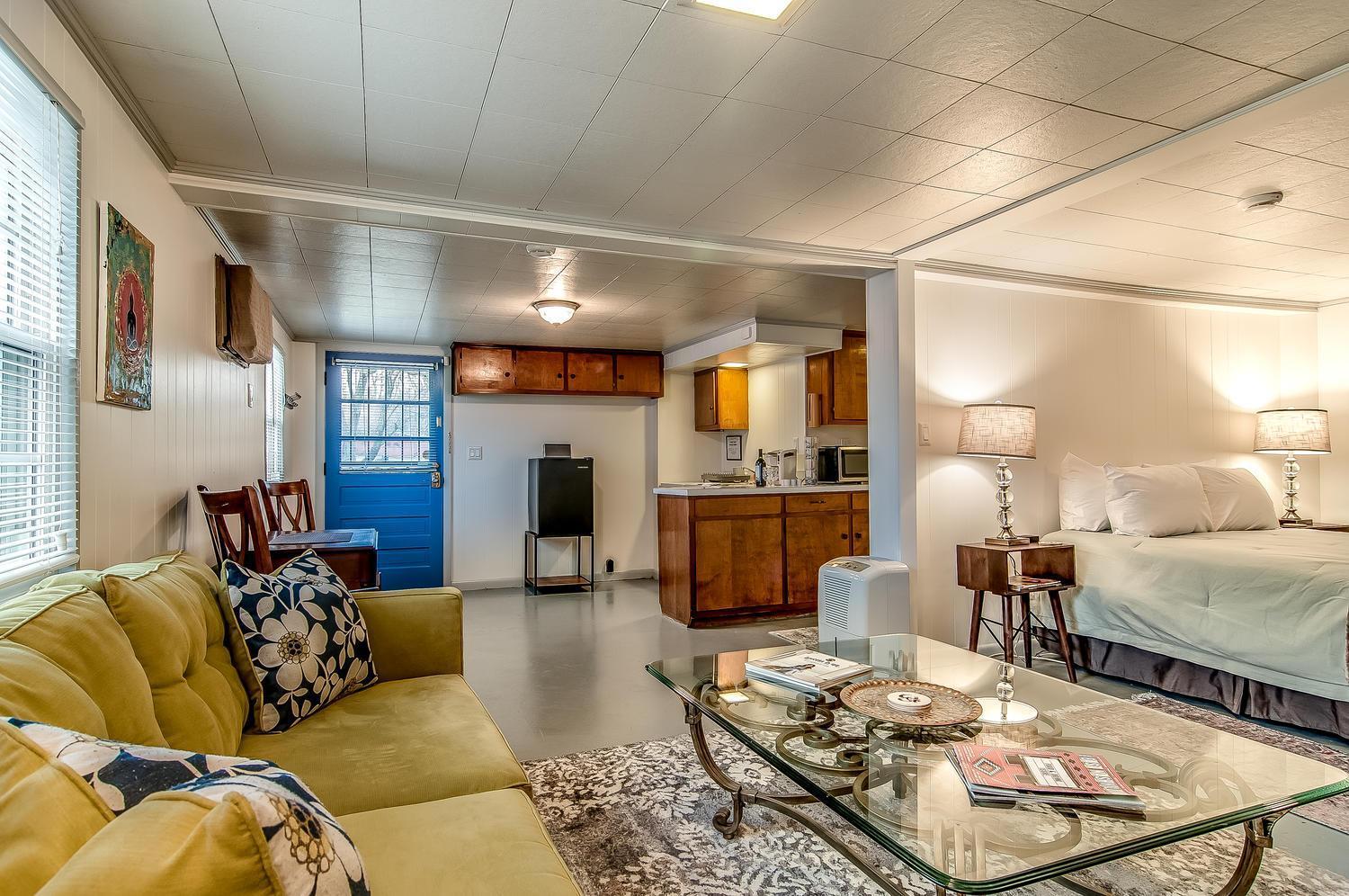 The Berrywood By Local Holiday home *