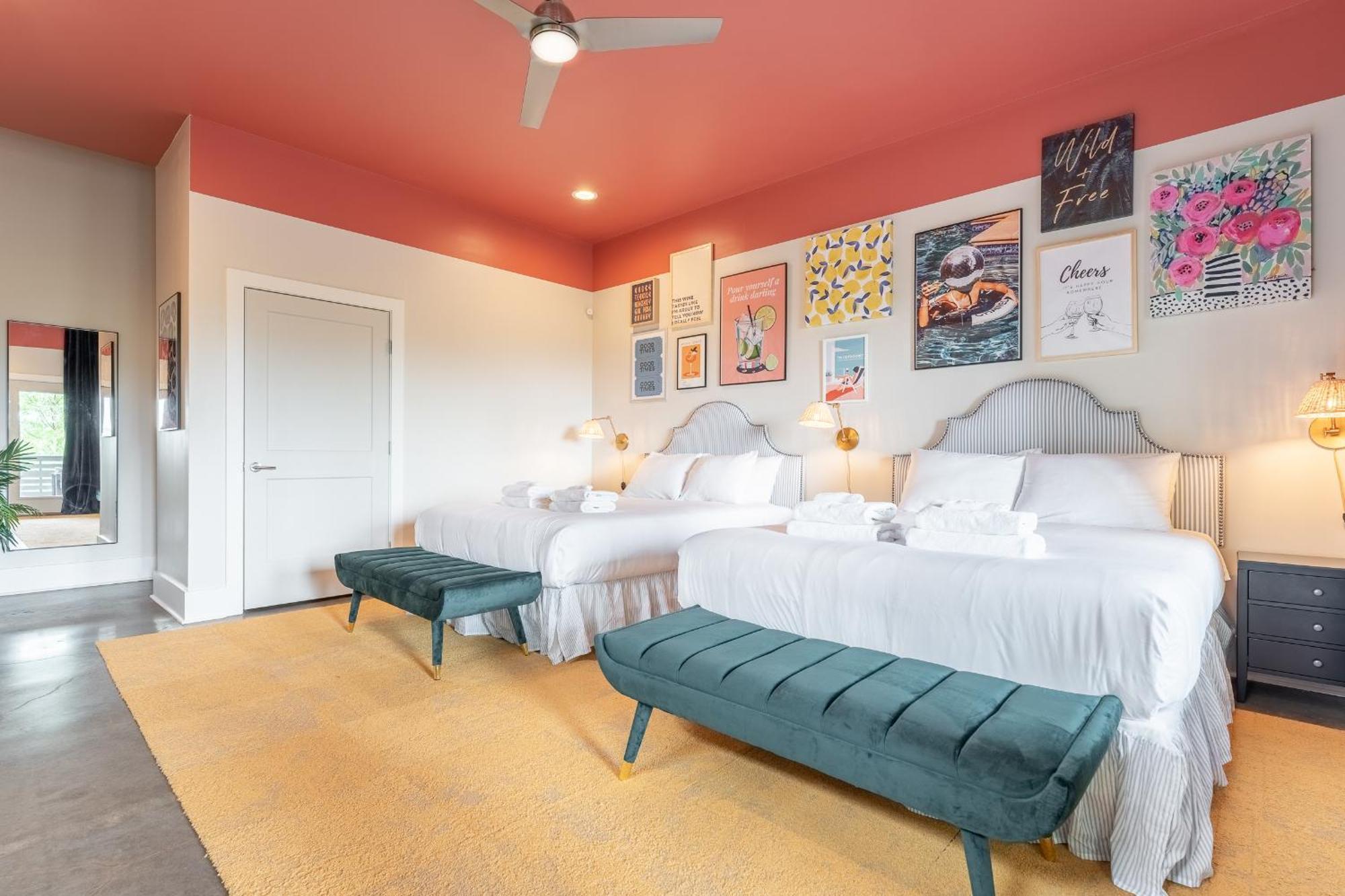 Ladies Lounge By Local Nashville