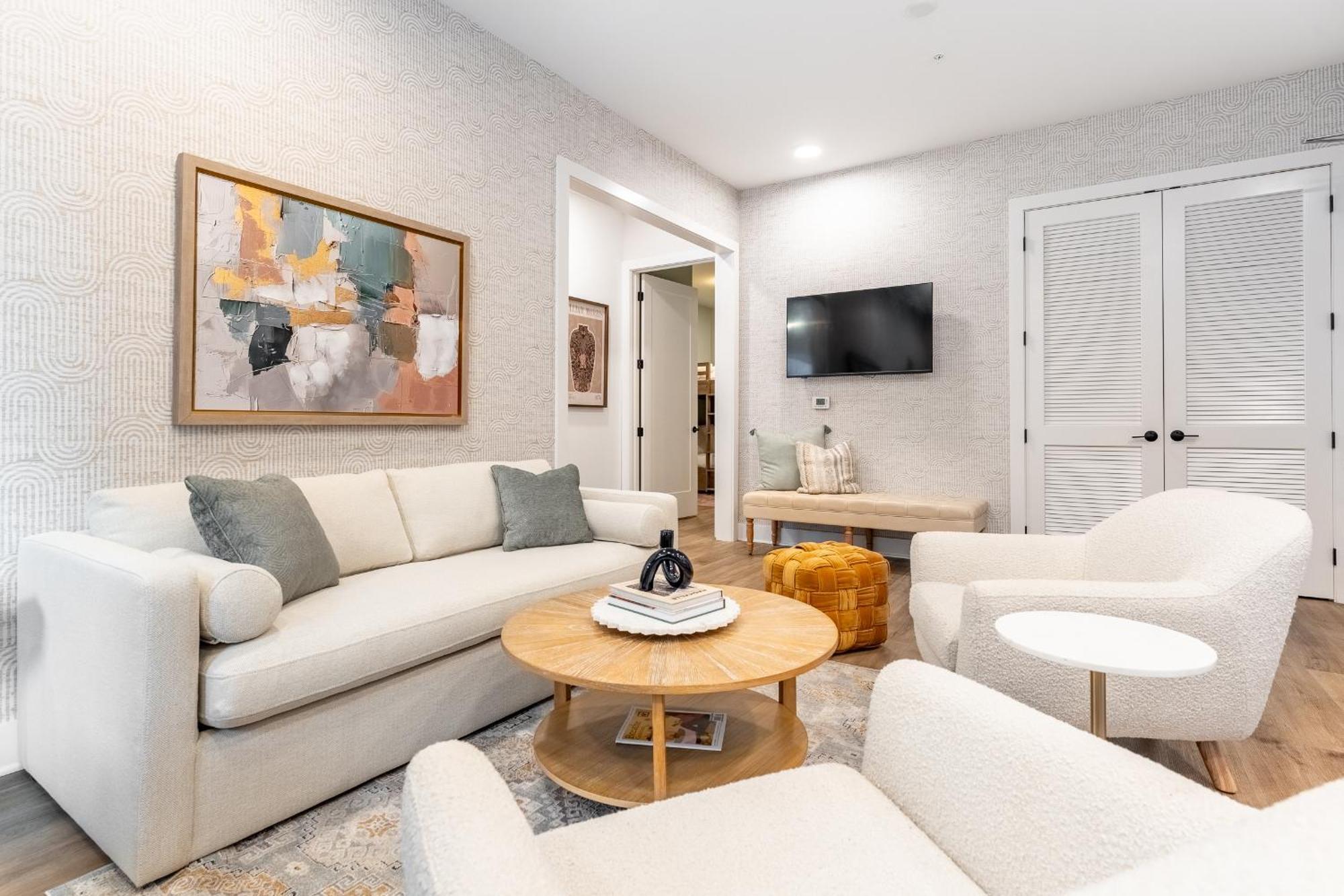 Apartment Here Again By Local