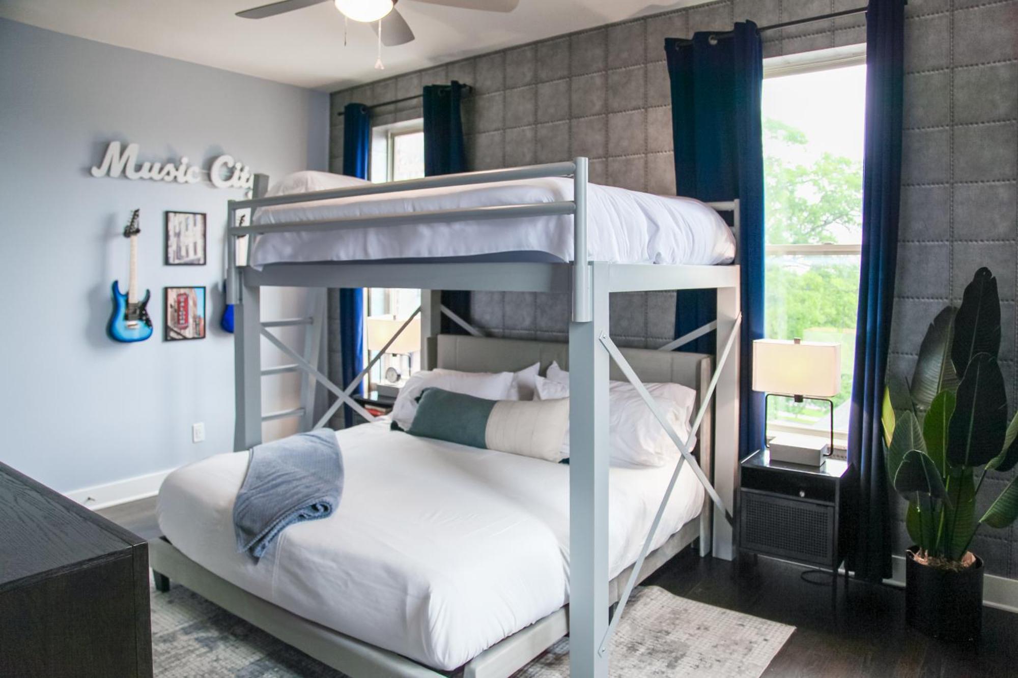 Broadway Blues At Lofts At Vandy West End Holiday home