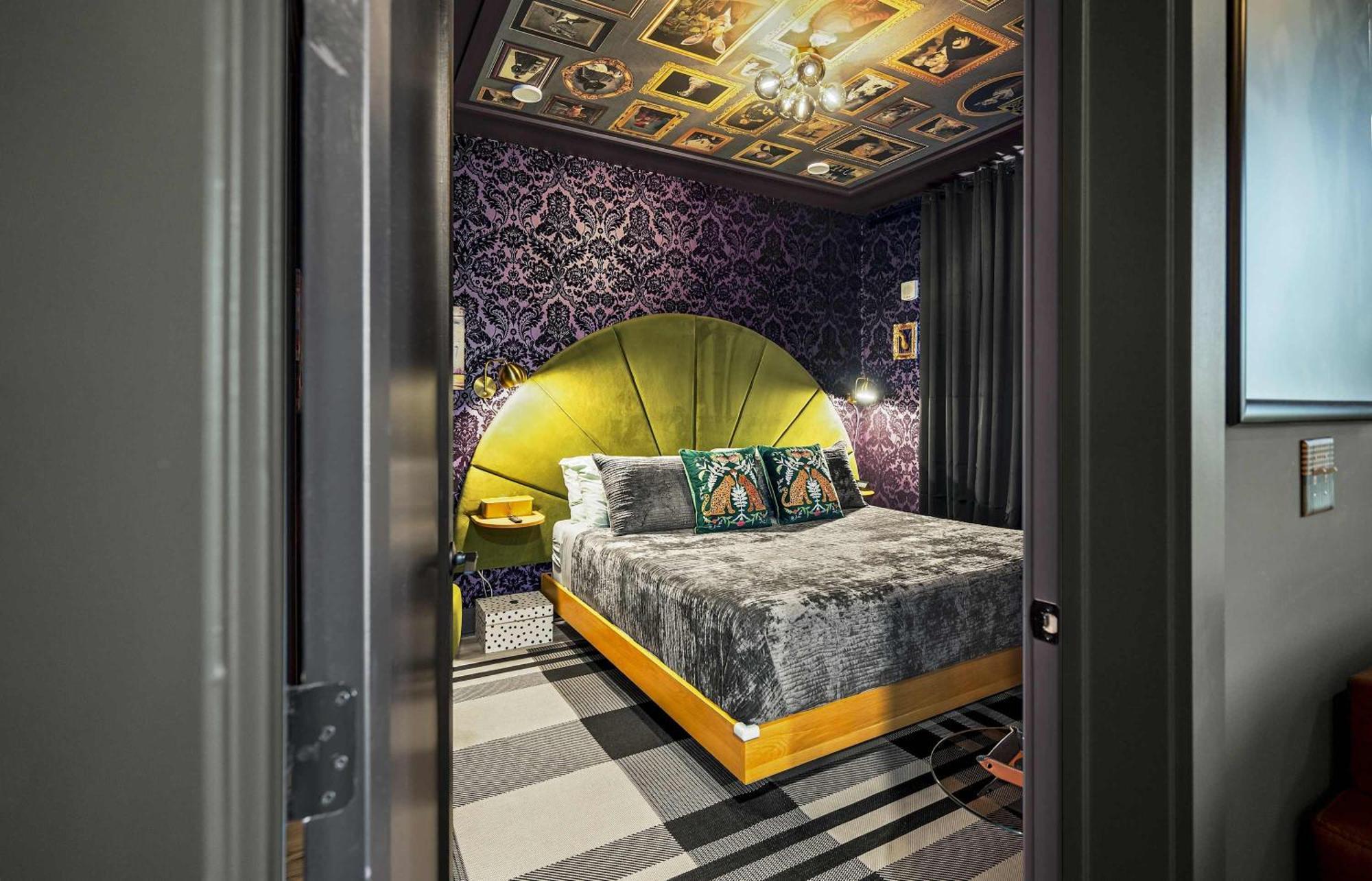 Luxe Trio Sleeps 21 And Rooftop Access *