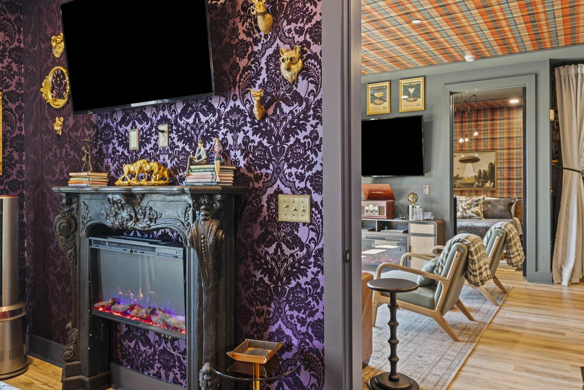 Luxe Trio Sleeps 21 And Rooftop Access Apartment