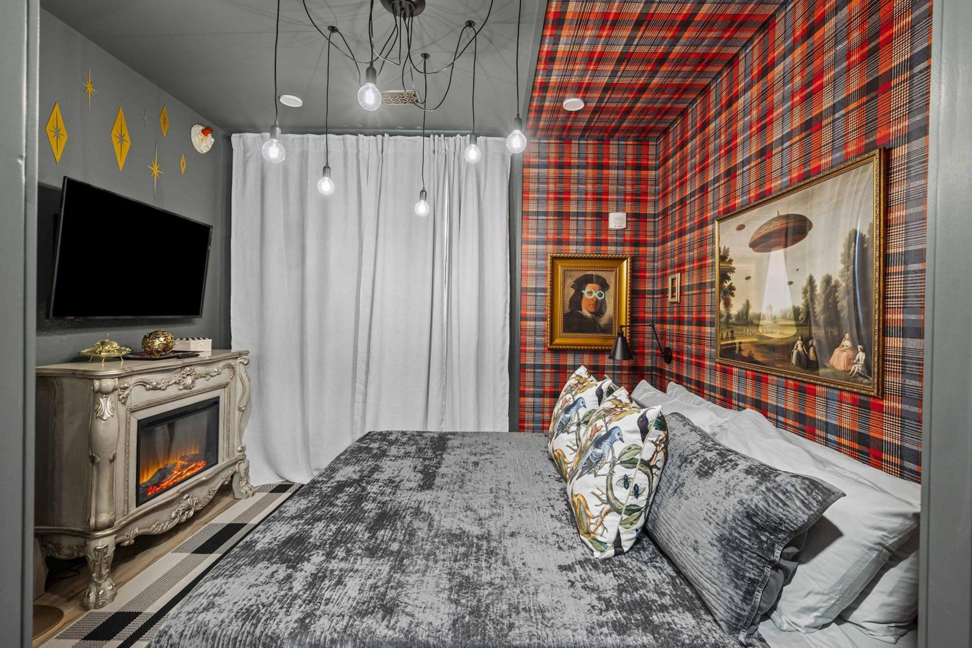 Luxe Trio Sleeps 21 And Rooftop Access