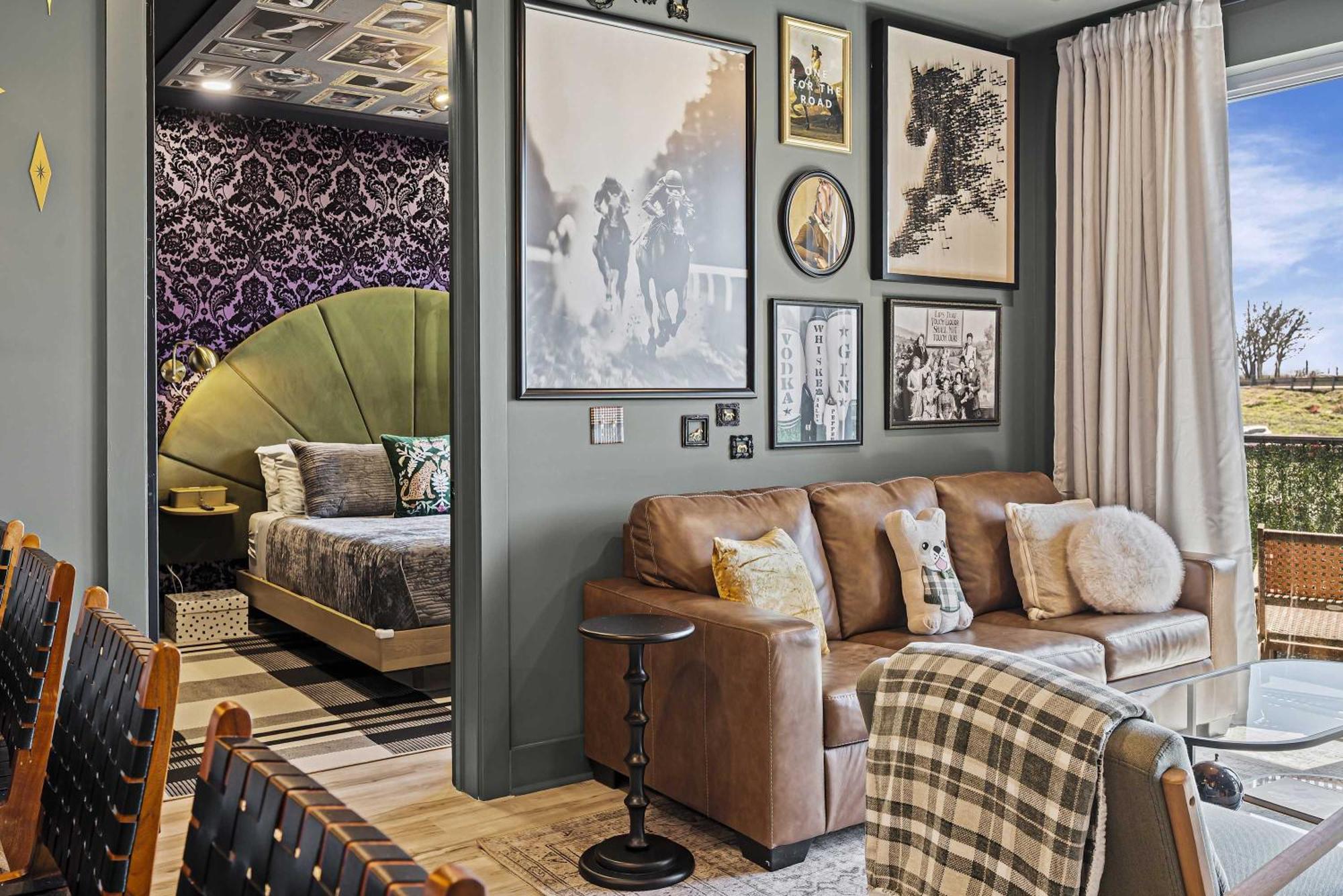 Apartment Luxe Trio Sleeps 21 And Rooftop Access *