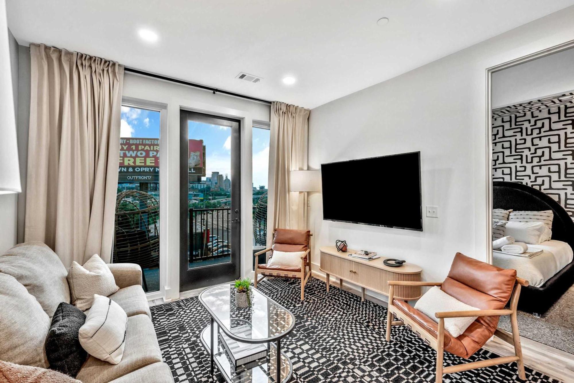 Luxe Trio Sleeps 21 And Rooftop Access Apartment *