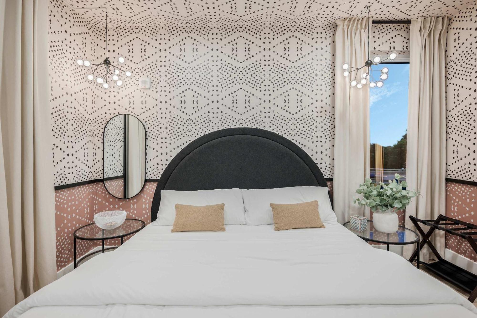 New 2 Luxe Penthouses With Balcony And Views Apartment Nashville