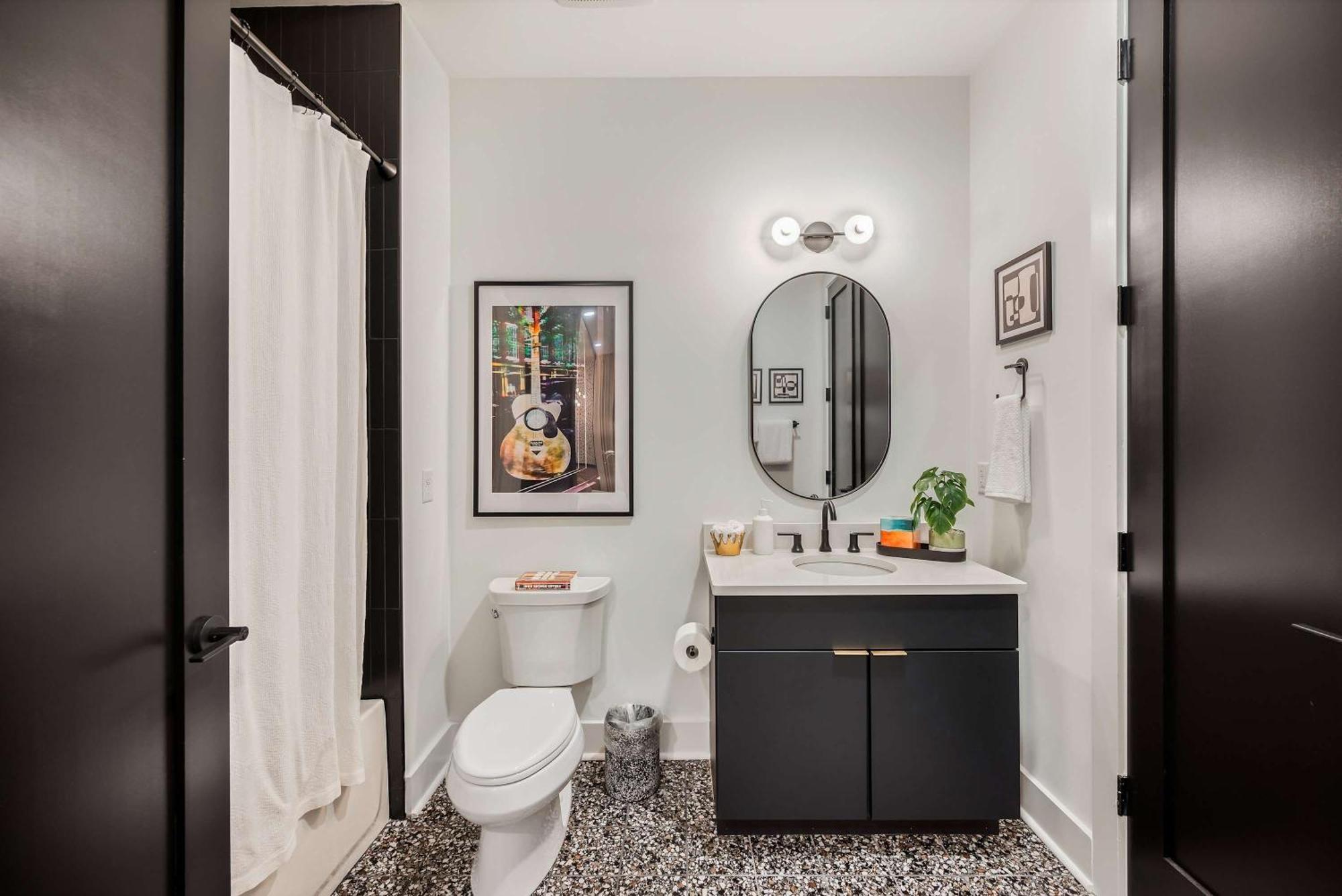 New 2 Luxe Penthouses With Balcony And Views Nashville