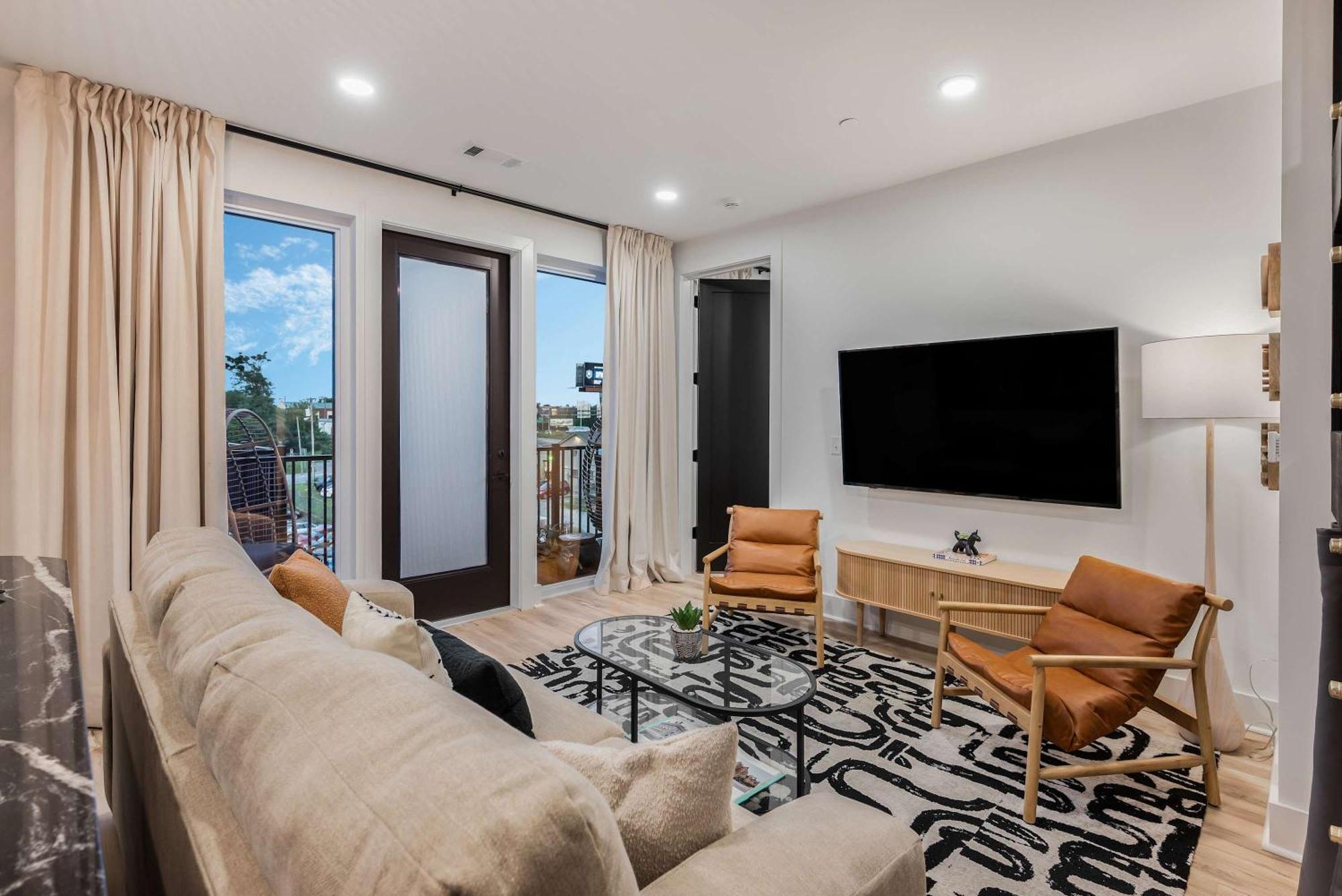 Apartment New 2 Luxe Penthouses With Balcony And Views
