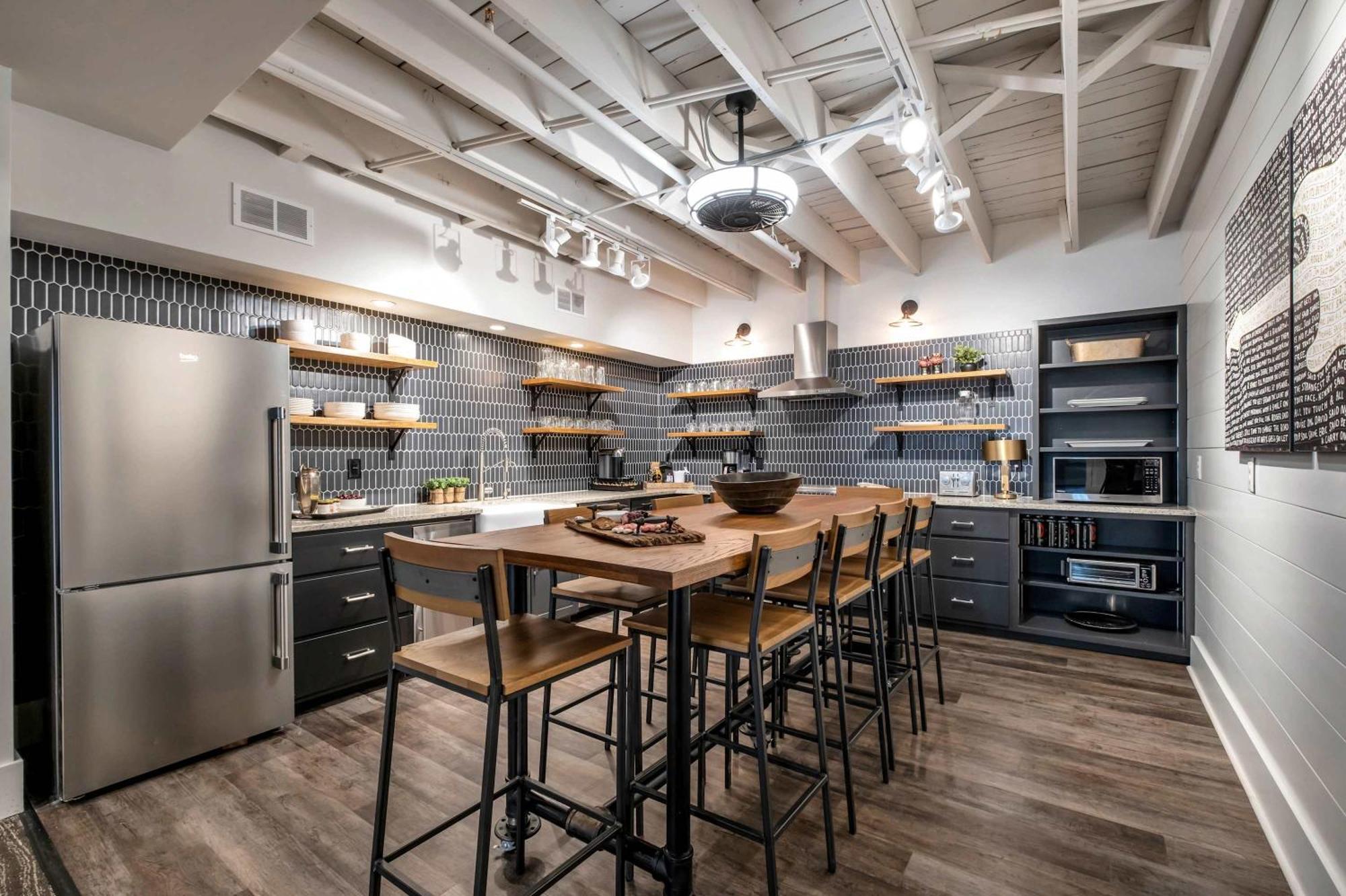 Skyline With Penthouse & Rooftop Deck 6br By Maddox Nashville