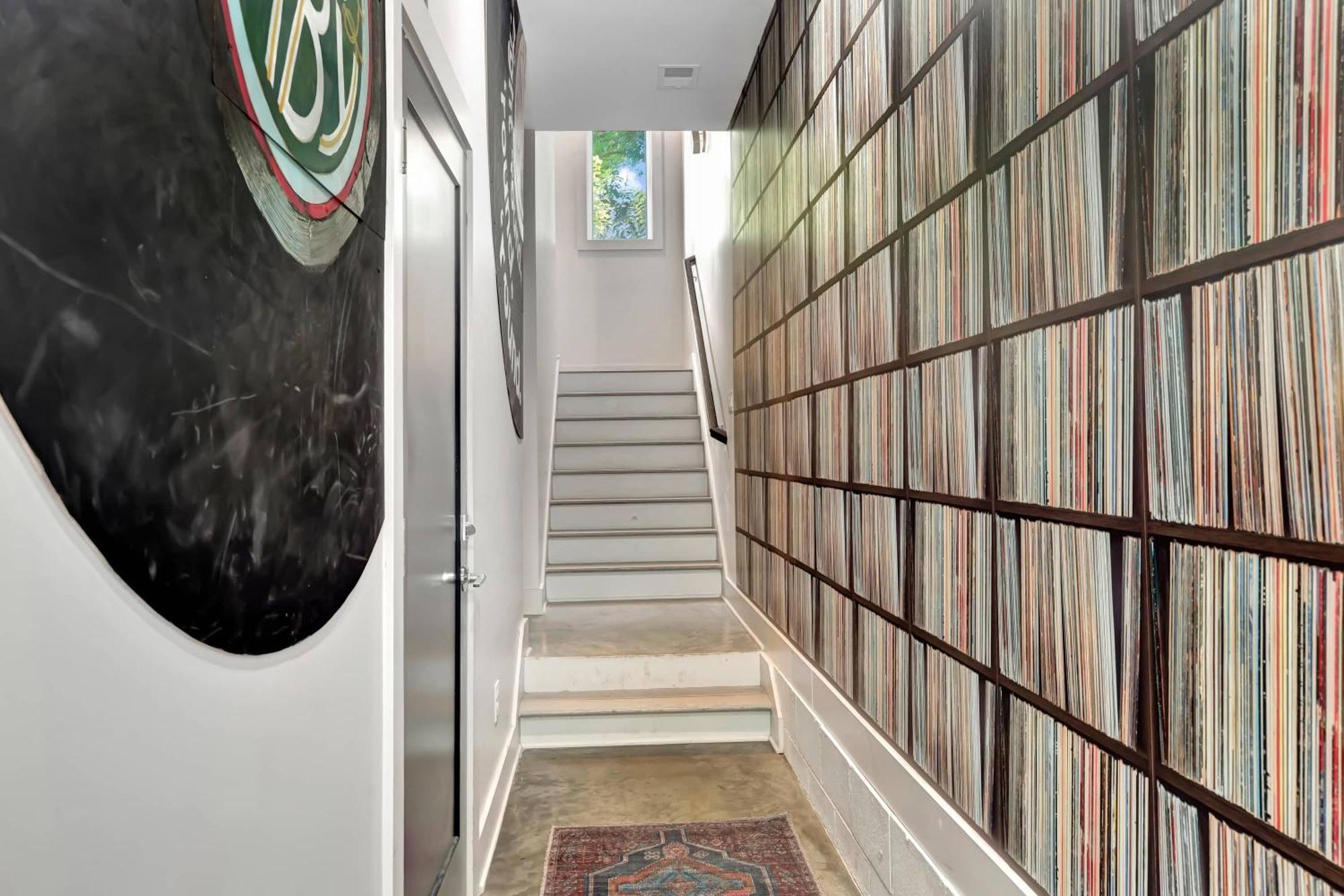 Rooftop Deck 2 Car Garage Near Downtown Holiday home