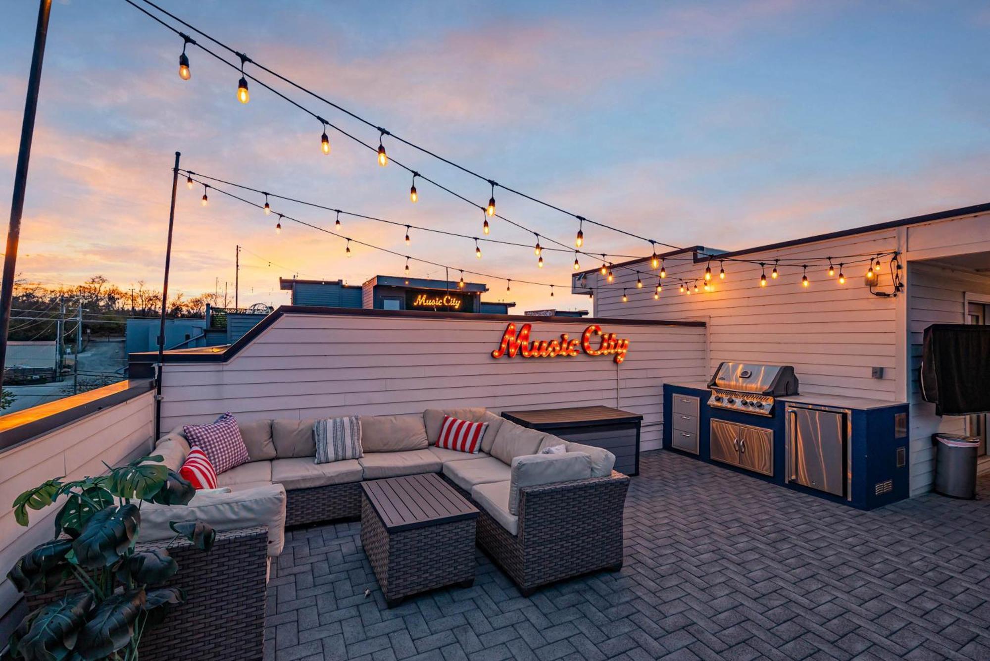 Holiday home Ultimate Rooftop Double Games Bbq Skyline Views *